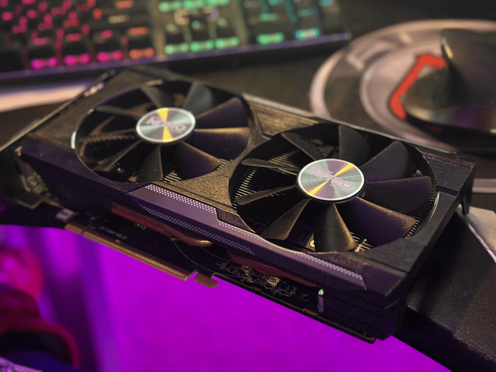 Sapphire Nitro AMD Radeon R9 380X 4GB GDDR5 graphics card (Elpida)