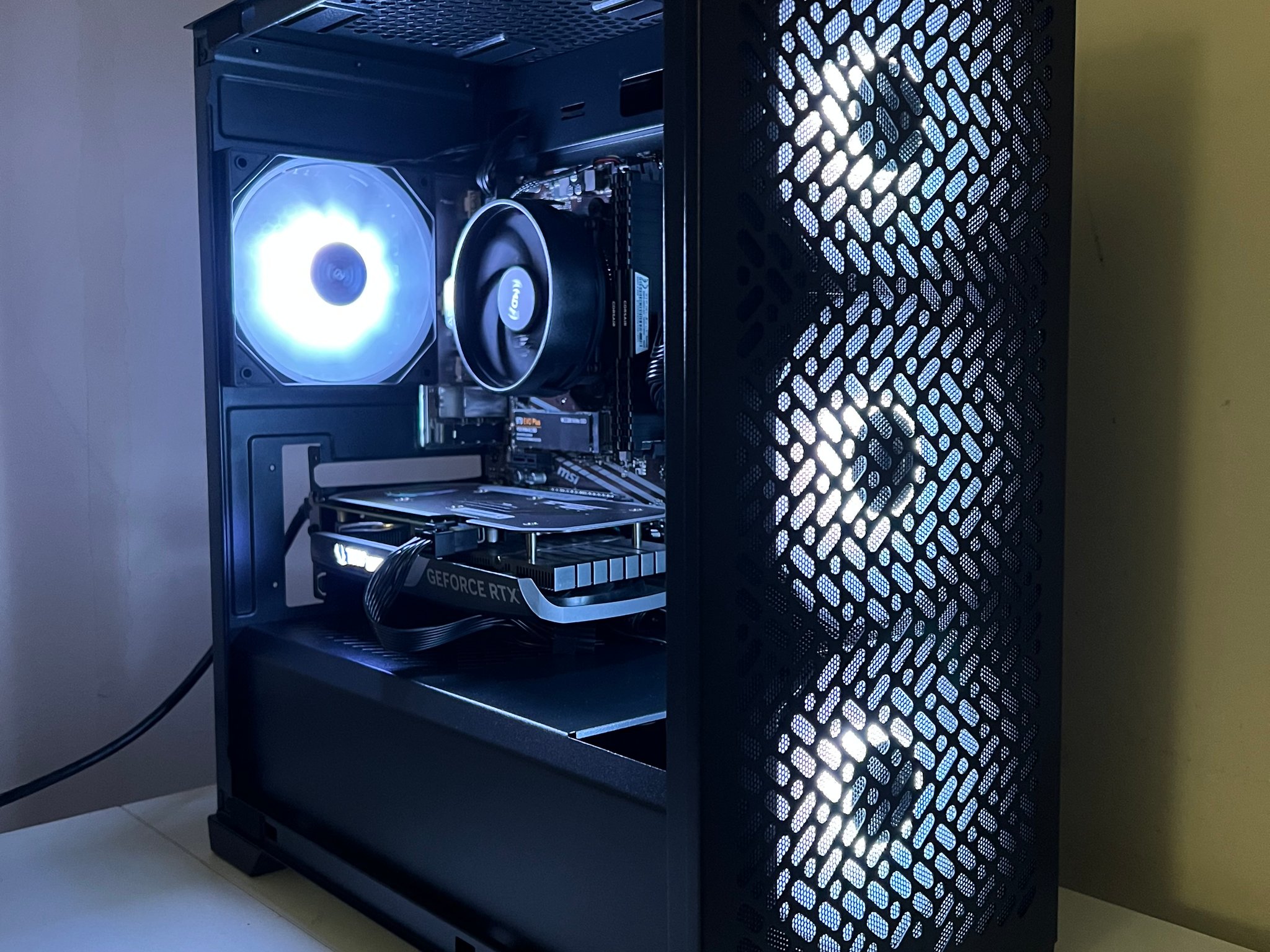 Gaming pc with RTX 4060 | ryzen 5 5500 | 16gb ddr4 | 1tb nvme storage | mid-ranged