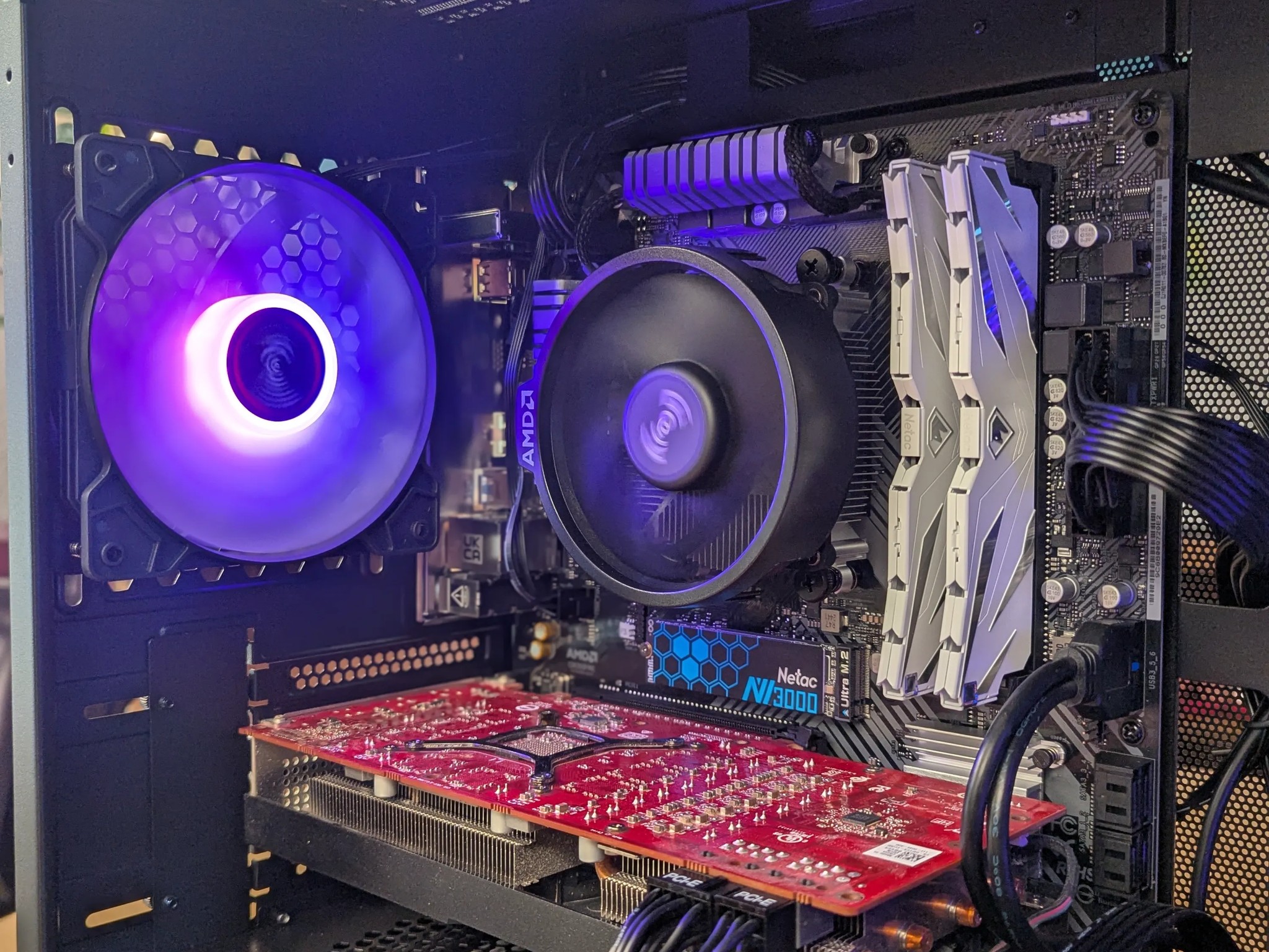 Hydra – 5700 XT / Ryzen 5 5500 – 16GB RAM, 1TB NVMe, 650W Gold – MicroATX Gaming PC