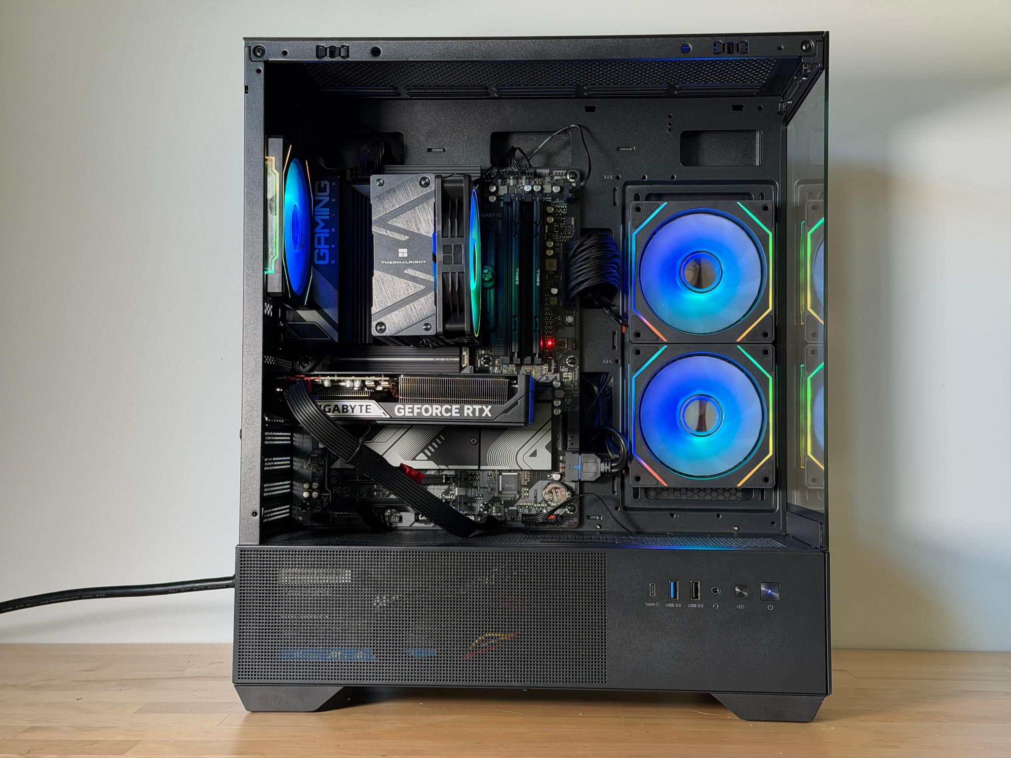 RTX 5060ti 8GB Ryzen 7 7700x Gaming PC