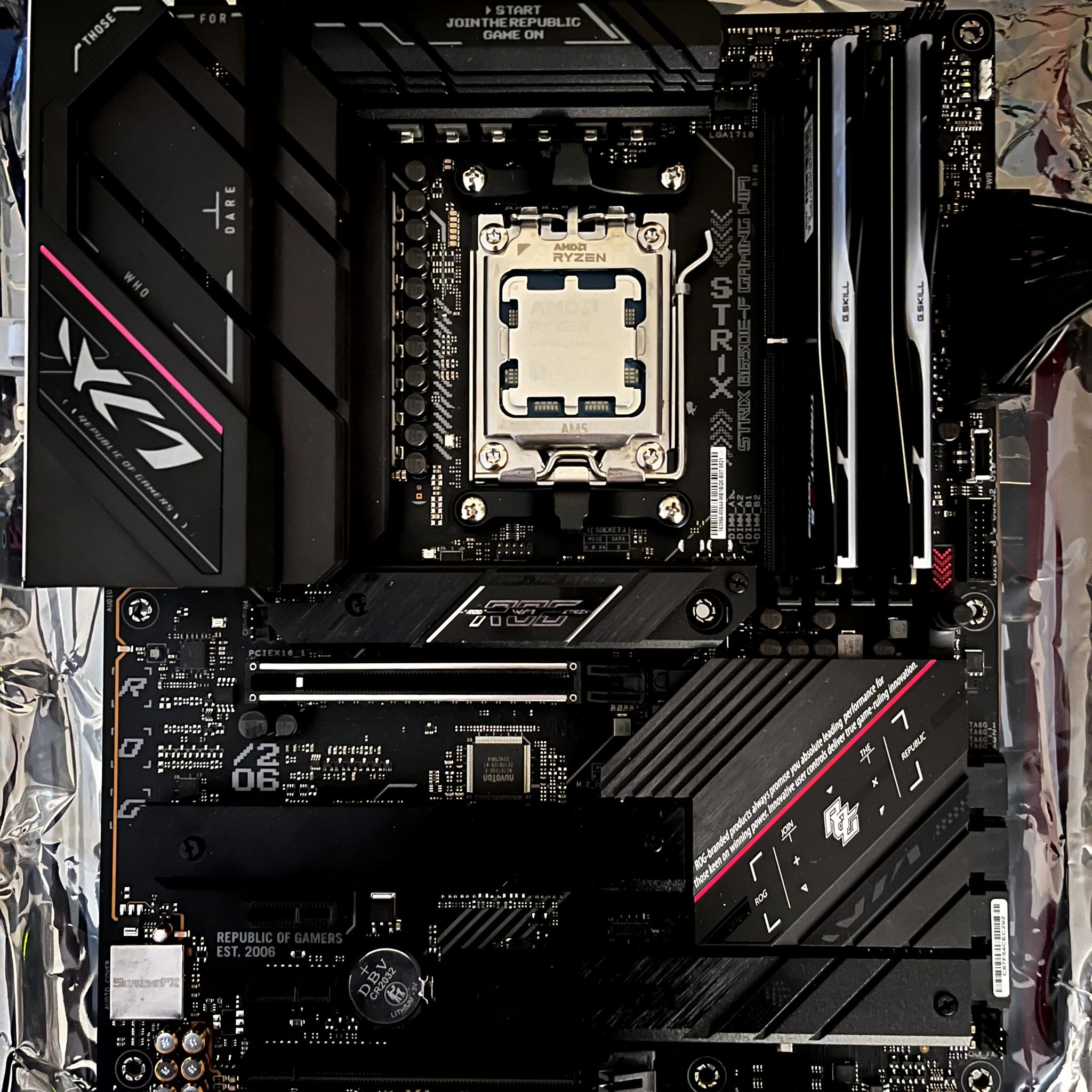 🔥Ryzen 7 9800X3D🔥 | 32G @6400 | Asus ROG Strix B650E-F motherboard | 4TB WD Black SN850X