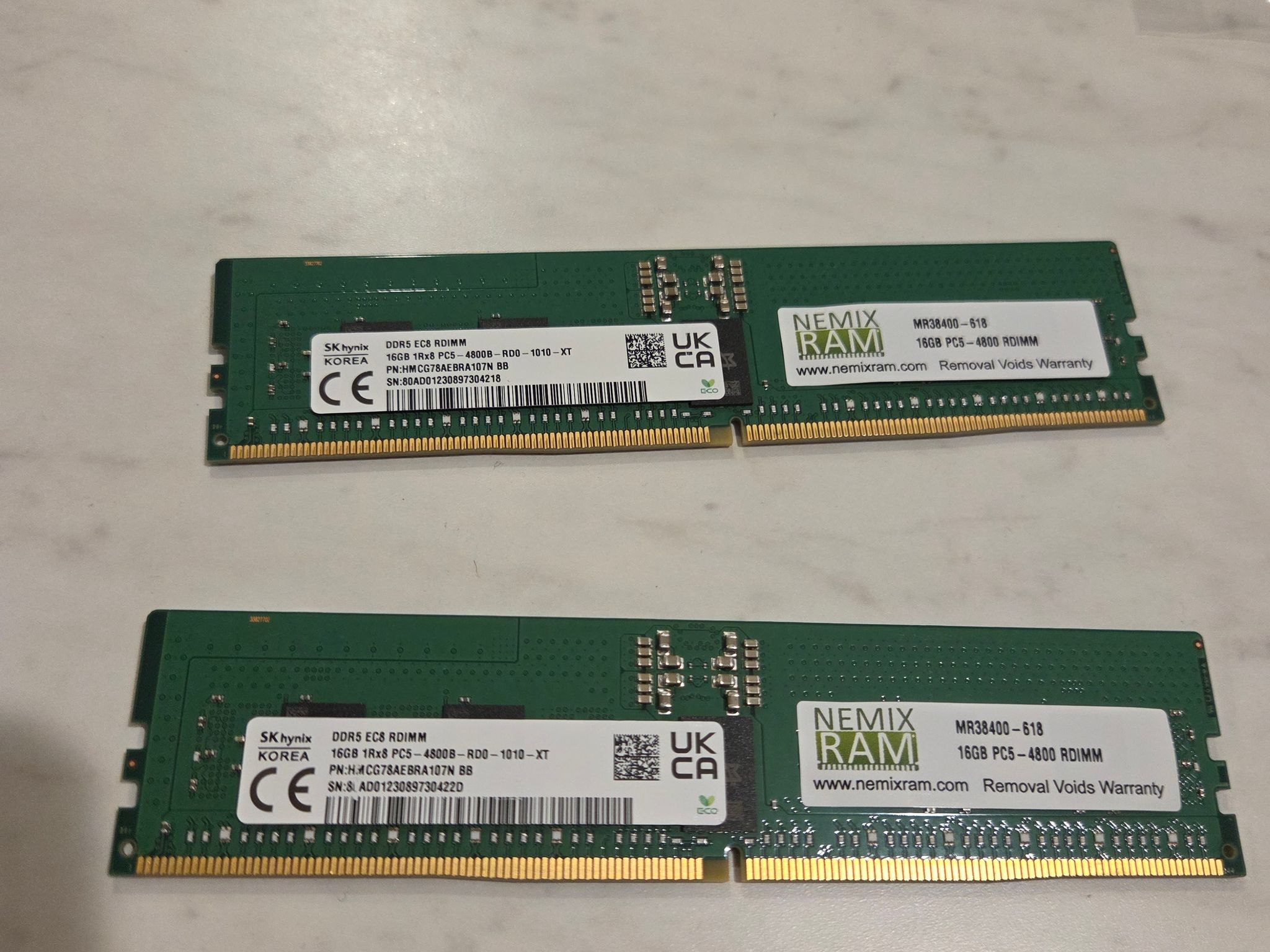 SK Hynix DDR5-4800 UDIMMs (HMCG78AEBRA107N, 32GB (2x16GB))
