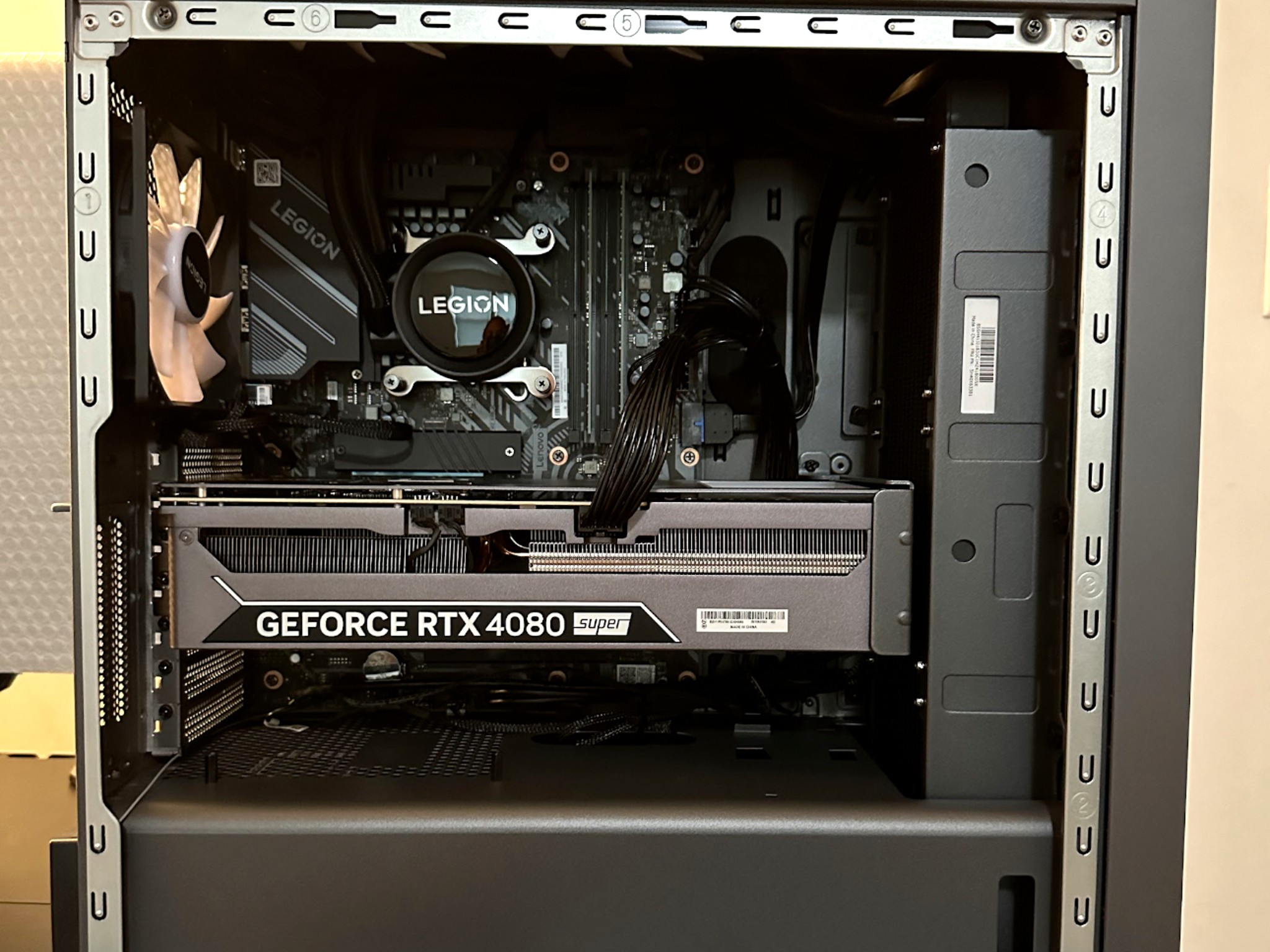 Lenovo Legion Tower 7i RTX 4080 Super Intel i9 14900KF 32GB Ram 1TB SSD