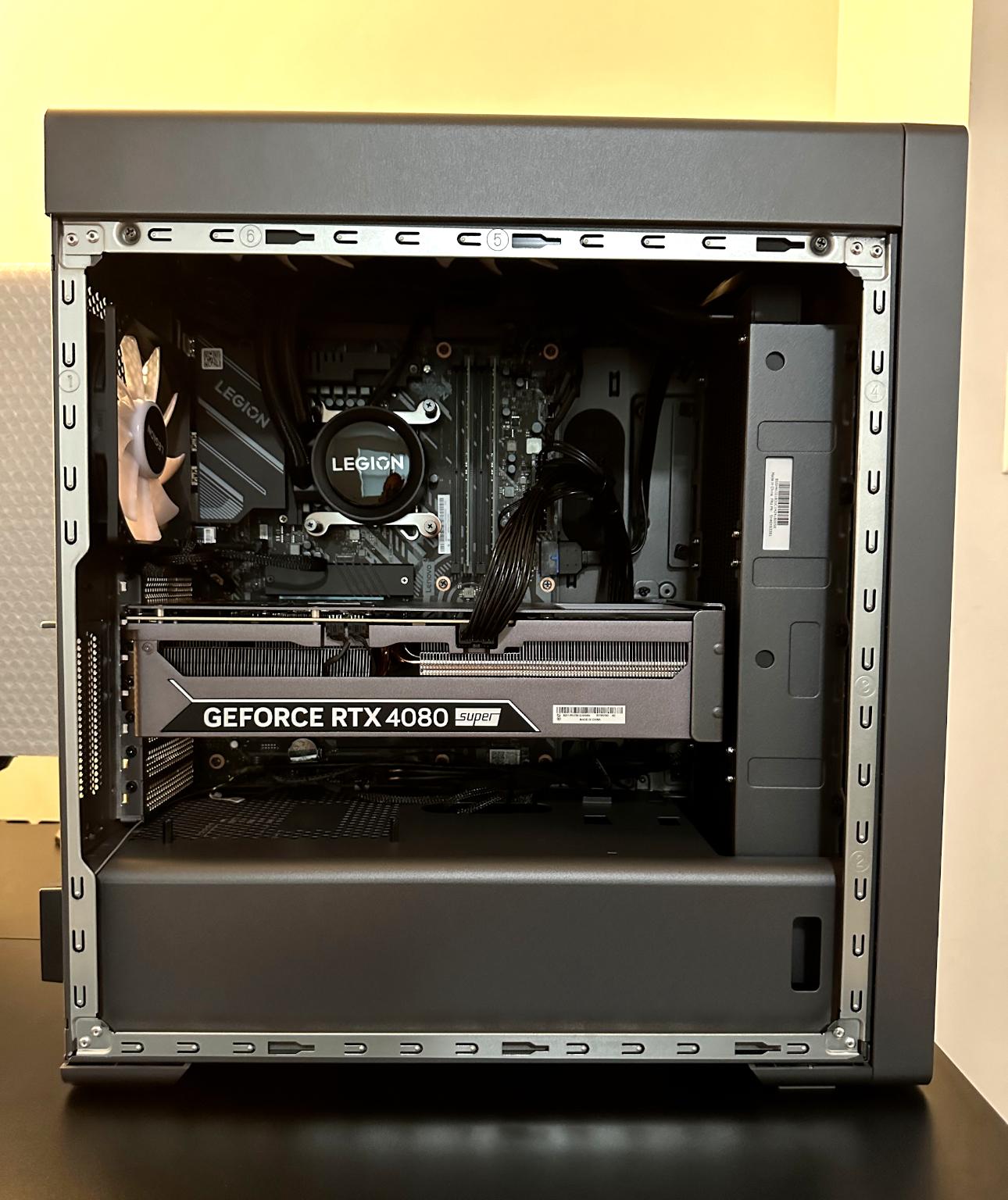 Lenovo Legion Tower 7i RTX 4080 Super Intel i9 14900KF 32GB Ram 1TB SSD