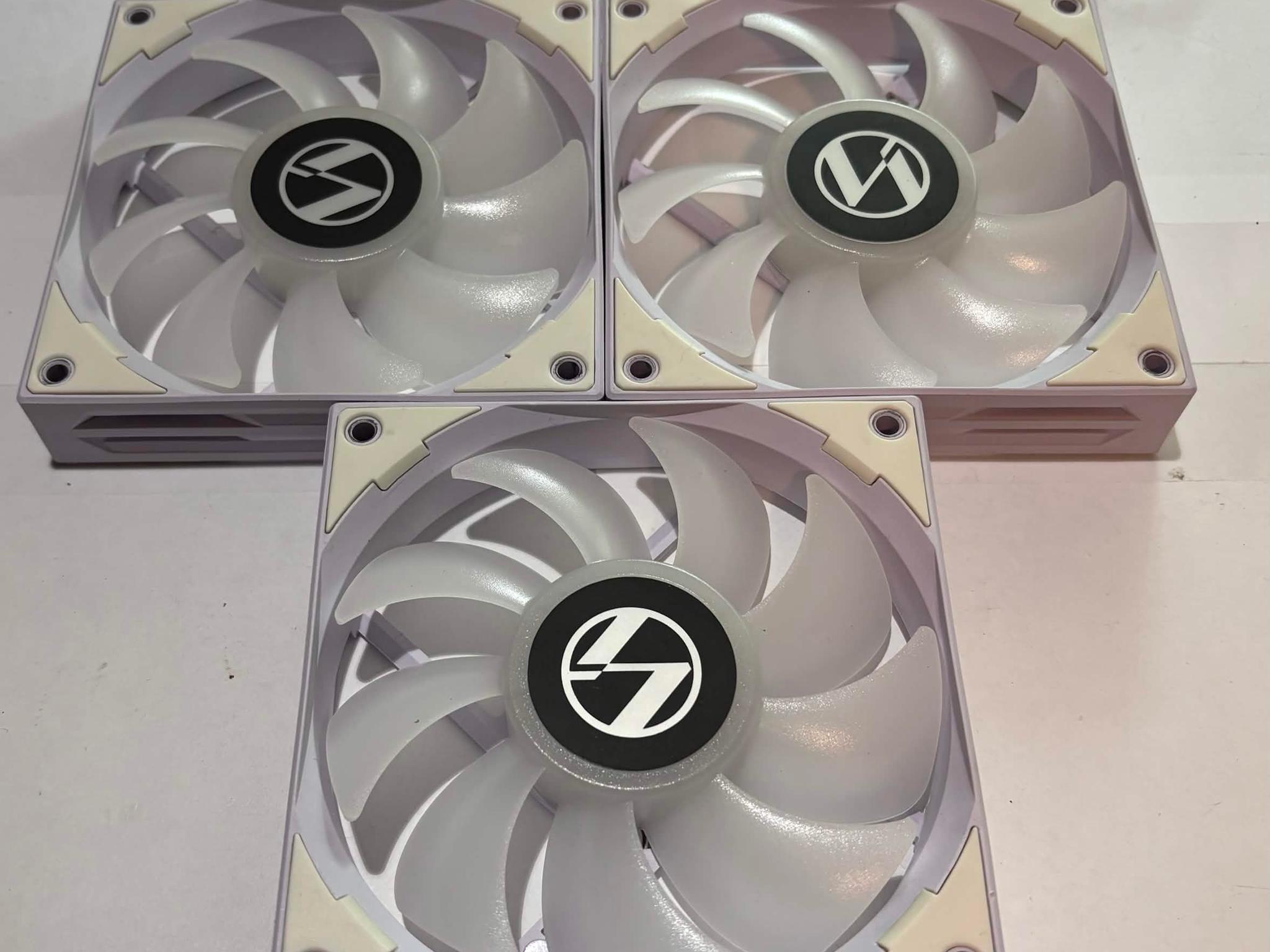 Lian Li UNI FAN SL120 White ARGB PWM Fans - 3 Pack