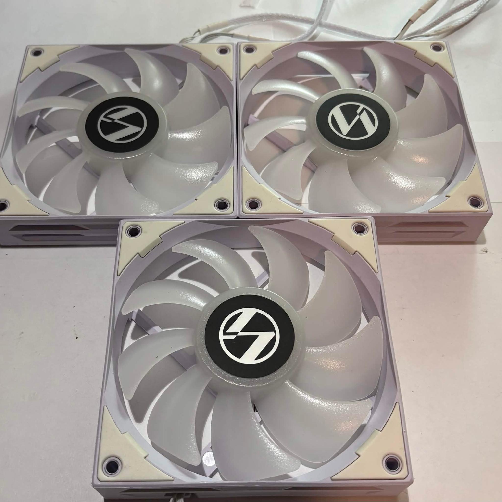 Lian Li UNI FAN SL120 White ARGB PWM Fans - 3 Pack