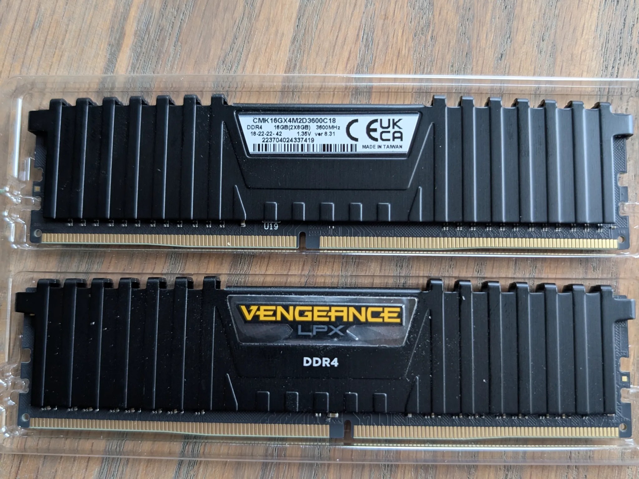 CORSAIR VENGEANCE LPX DDR4 RAM 16GB (2x8GB) 3600MHz CL18-22-22-42