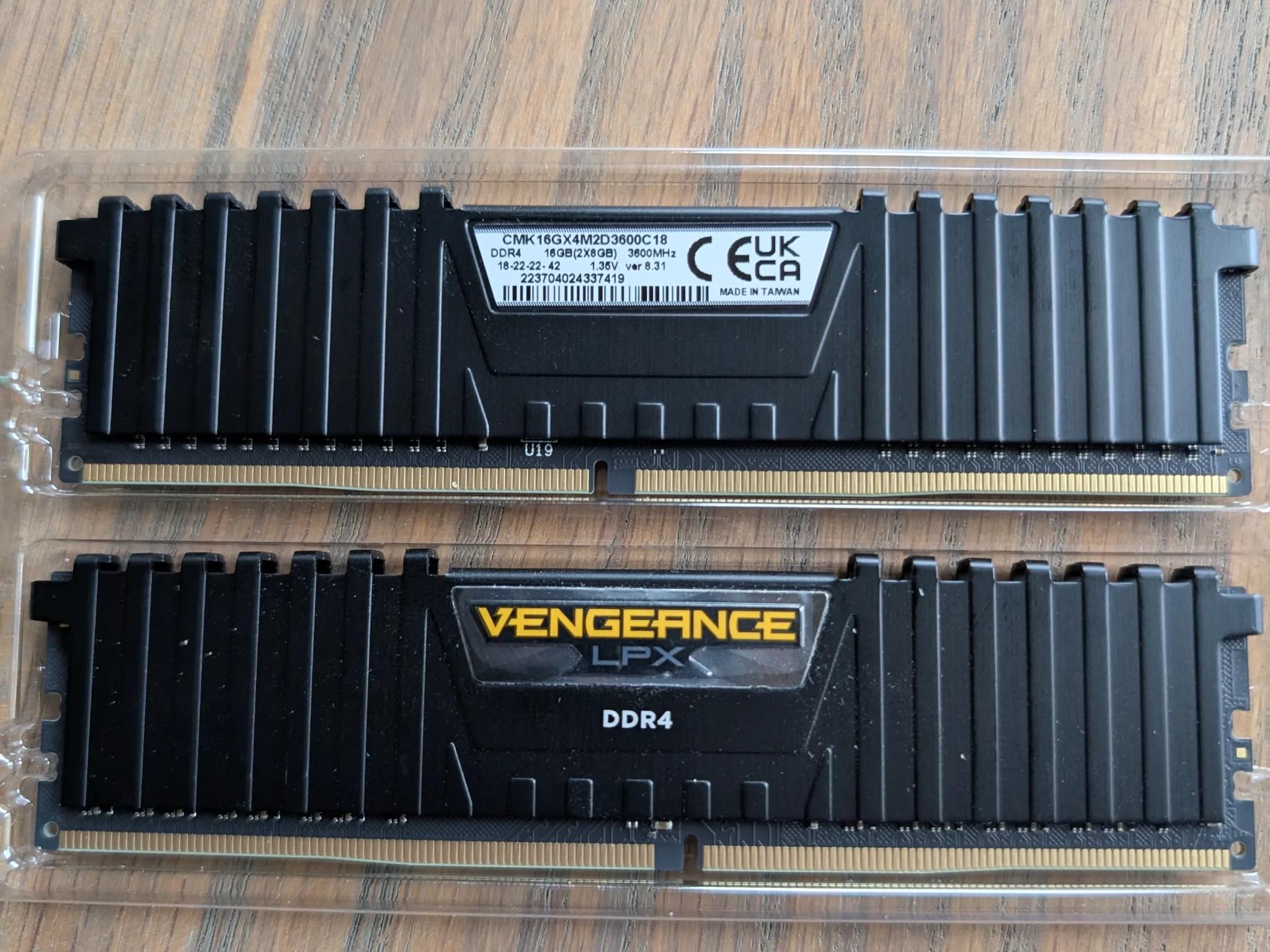 CORSAIR VENGEANCE LPX DDR4 RAM 16GB (2x8GB) 3600MHz CL18-22-22-42