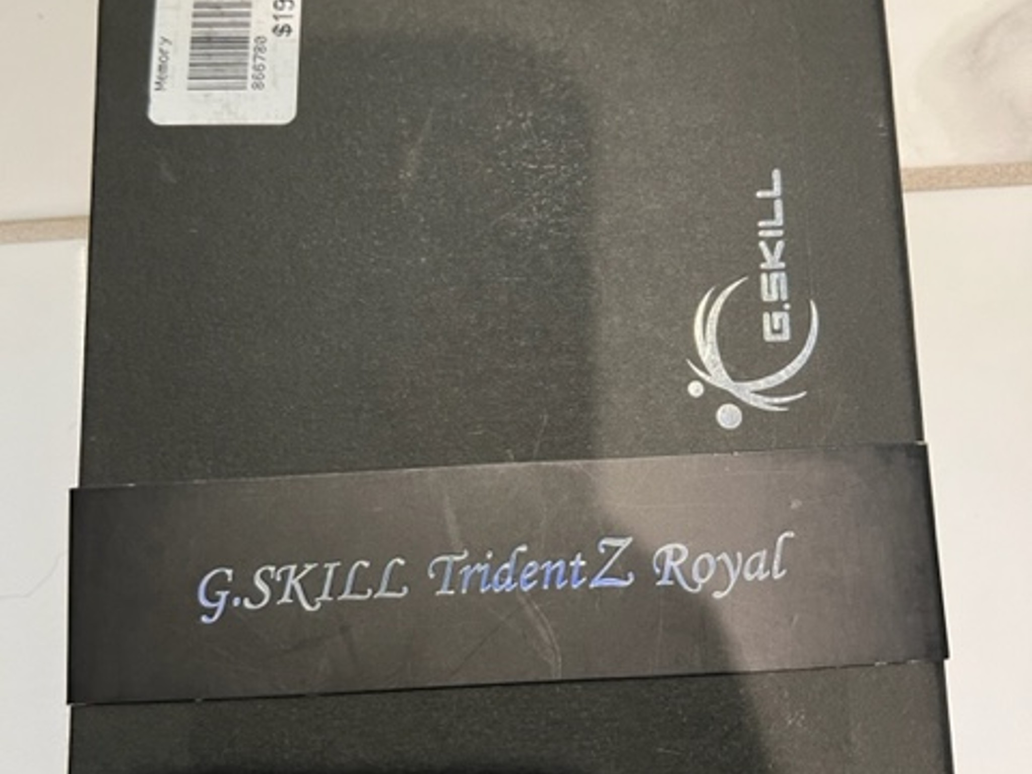 G.Skill Trident Z Royal RGB 16GB (2 x 8GB) DDR4-3200 PC4-25600 CL16 Dual-Channel Desktop Memory Kit