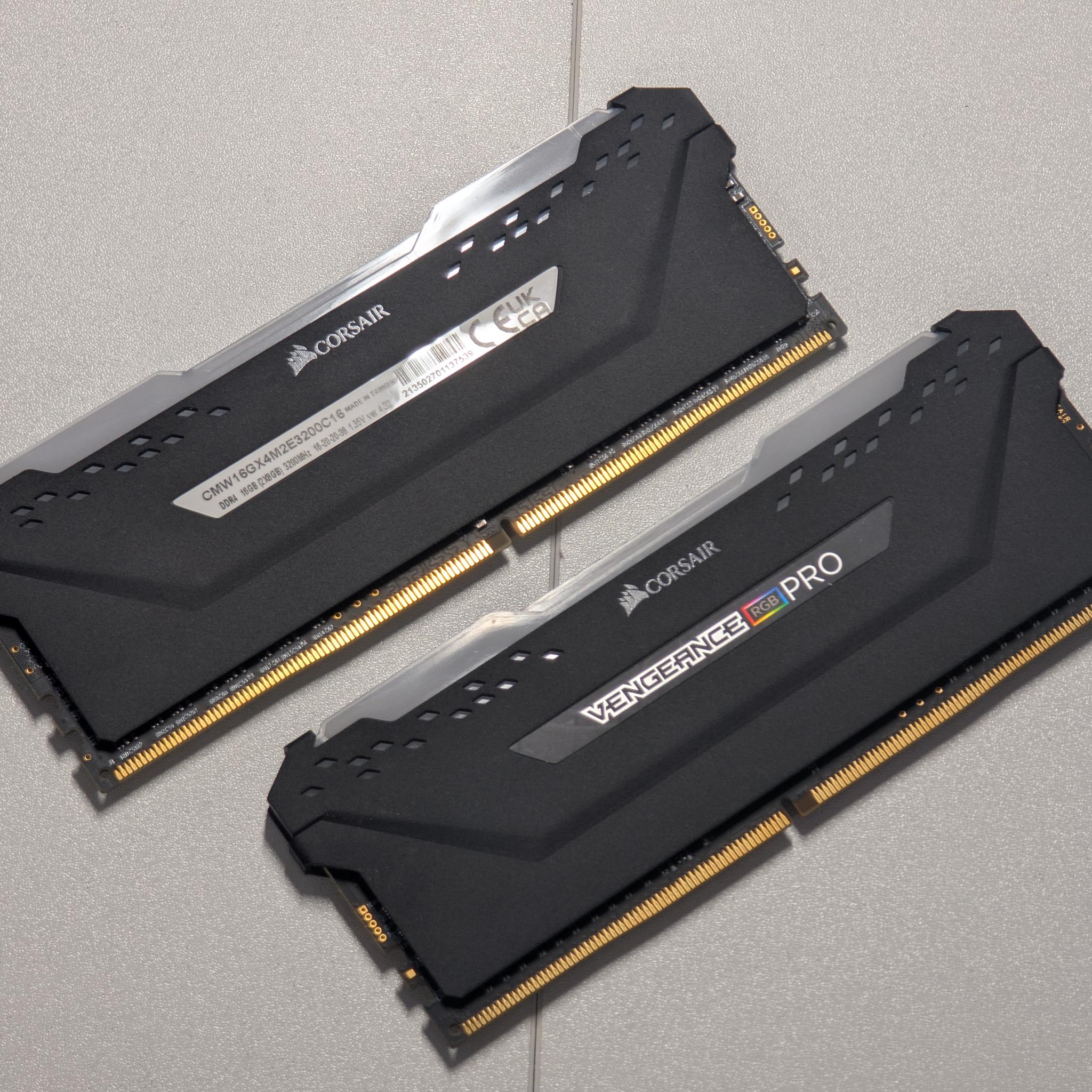 Ryzen 5 5600X + RX 6700 XT Red Devil + ROG Strix B550-F + 16GB DDR4