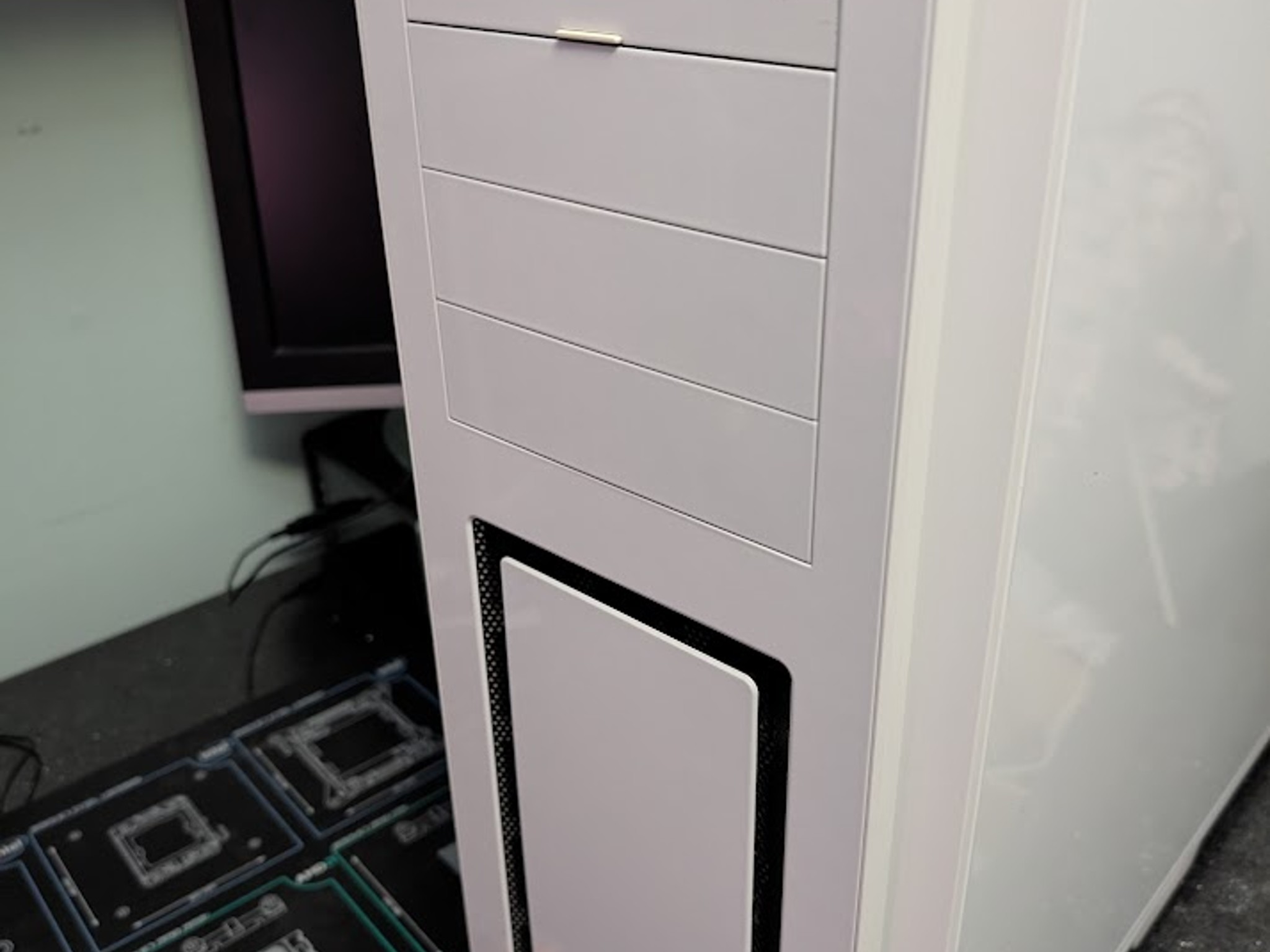 Phanteks Enthoo Luxe with X99 Mobo, 5820k, 16GB DDR4