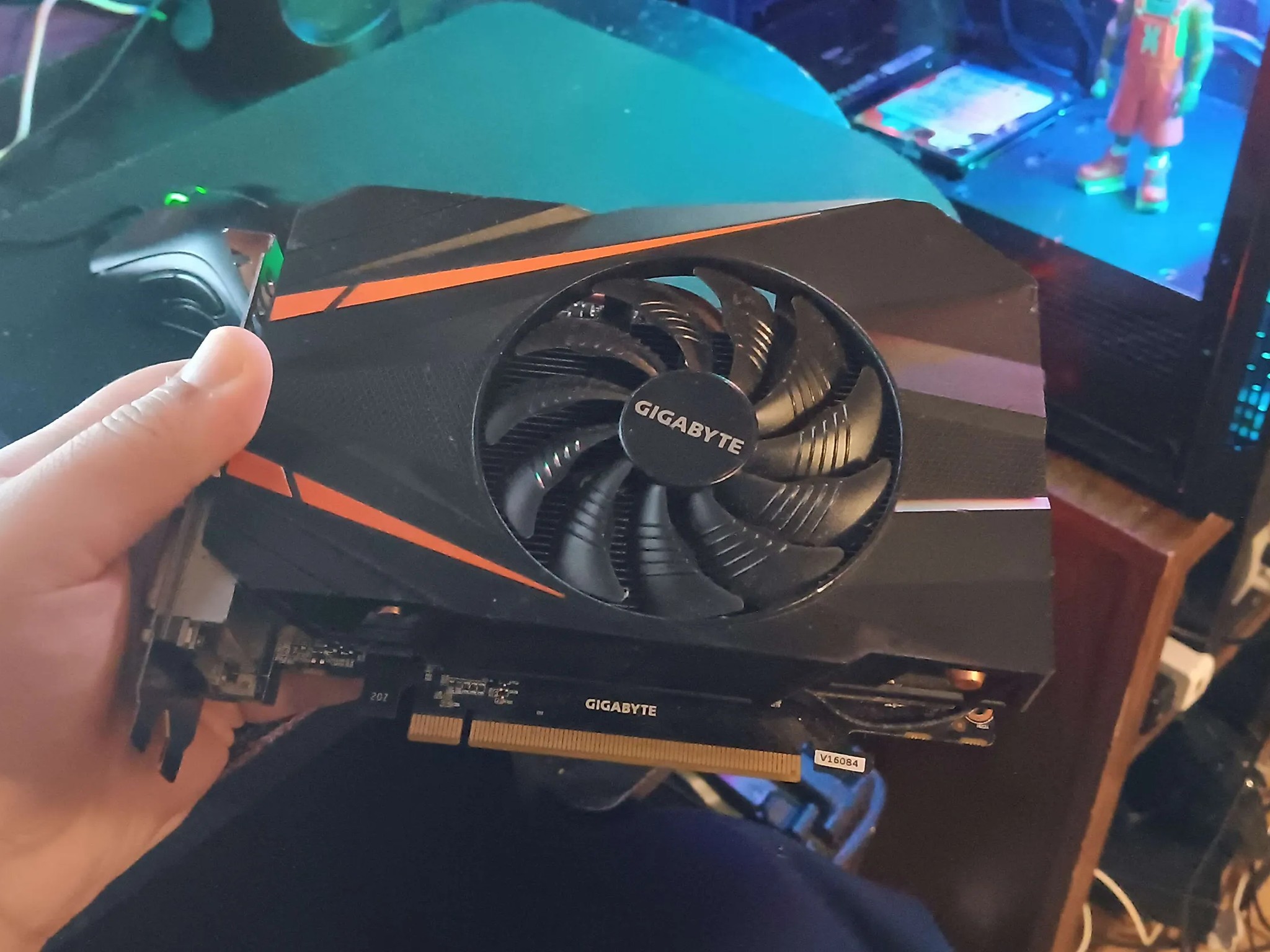 Selling my Gigabyte GTX 1060 3gb