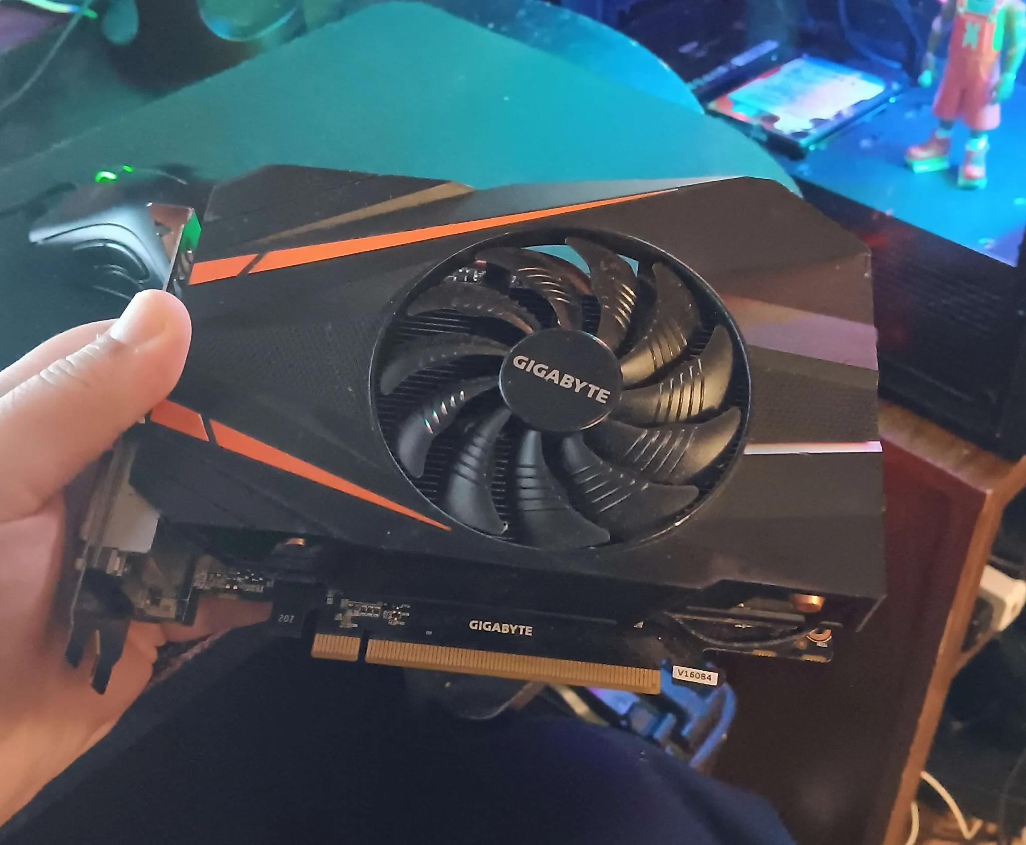 Selling my Gigabyte GTX 1060 3gb