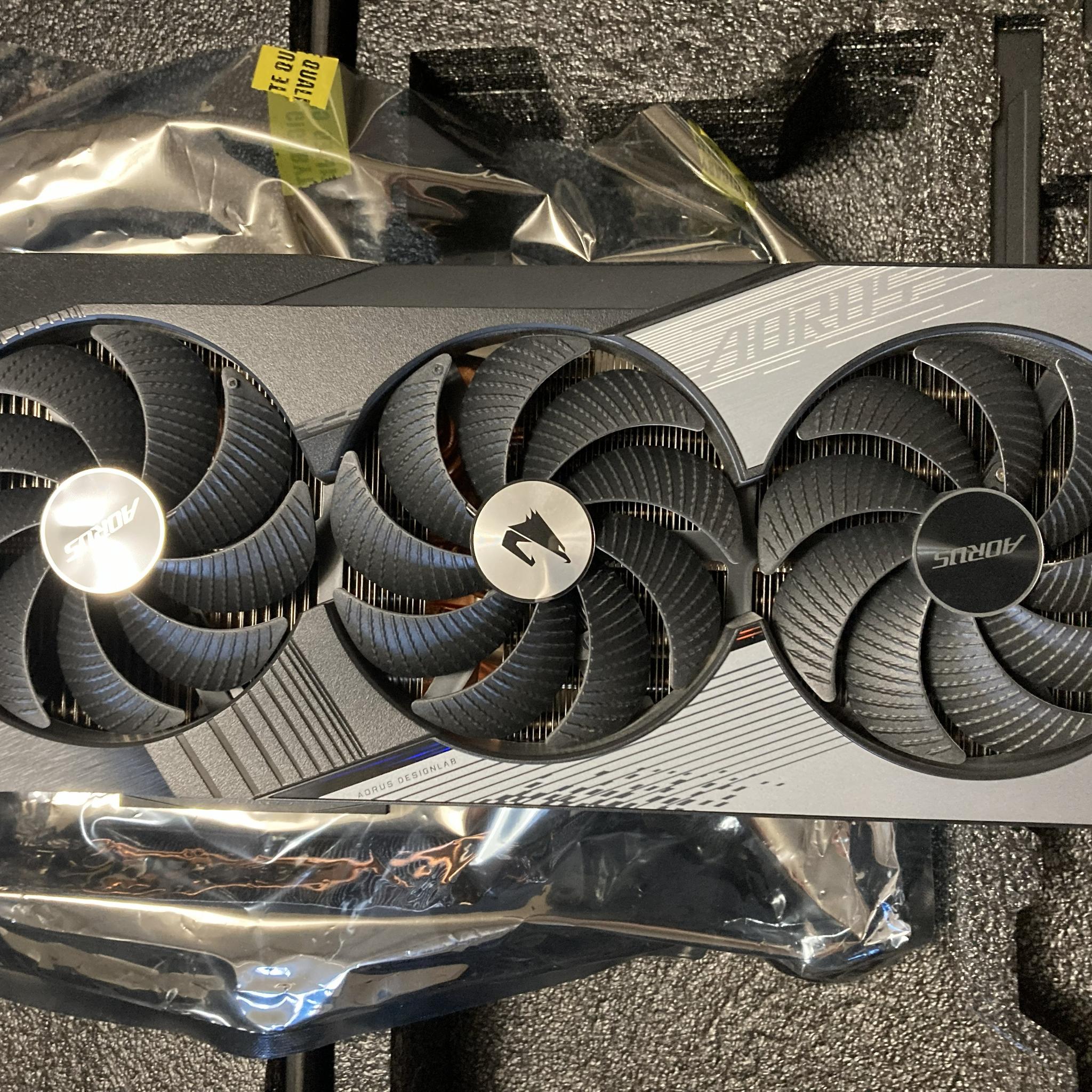 Used Like New Still in Warranty Gigabyte AORUS GeForce RTX 4090 MASTER 24G