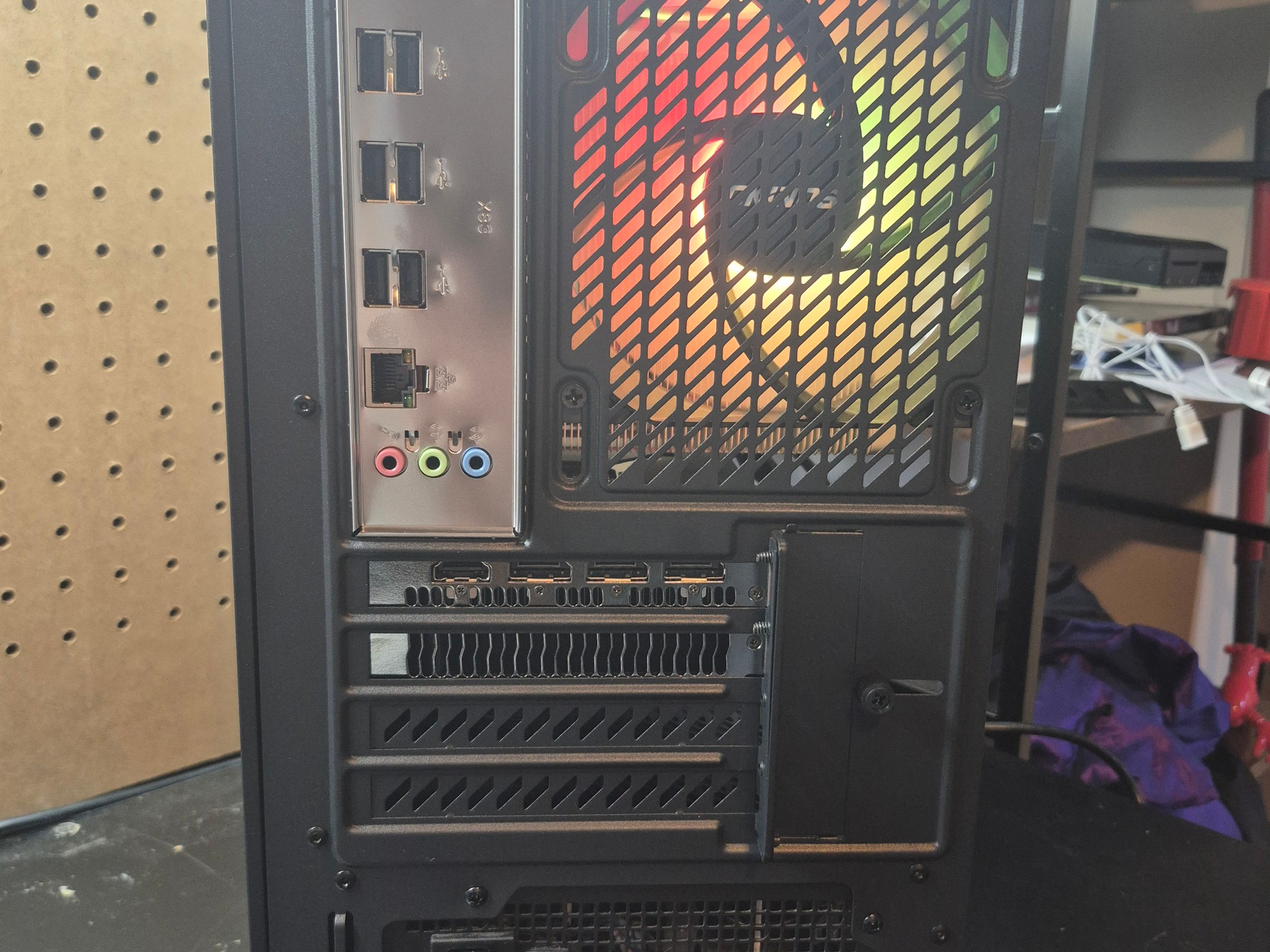 Gaming/Editing/Streaming | 12 Core Xeon, 28GB RAM,  8GB AMD Vega 64, Win11