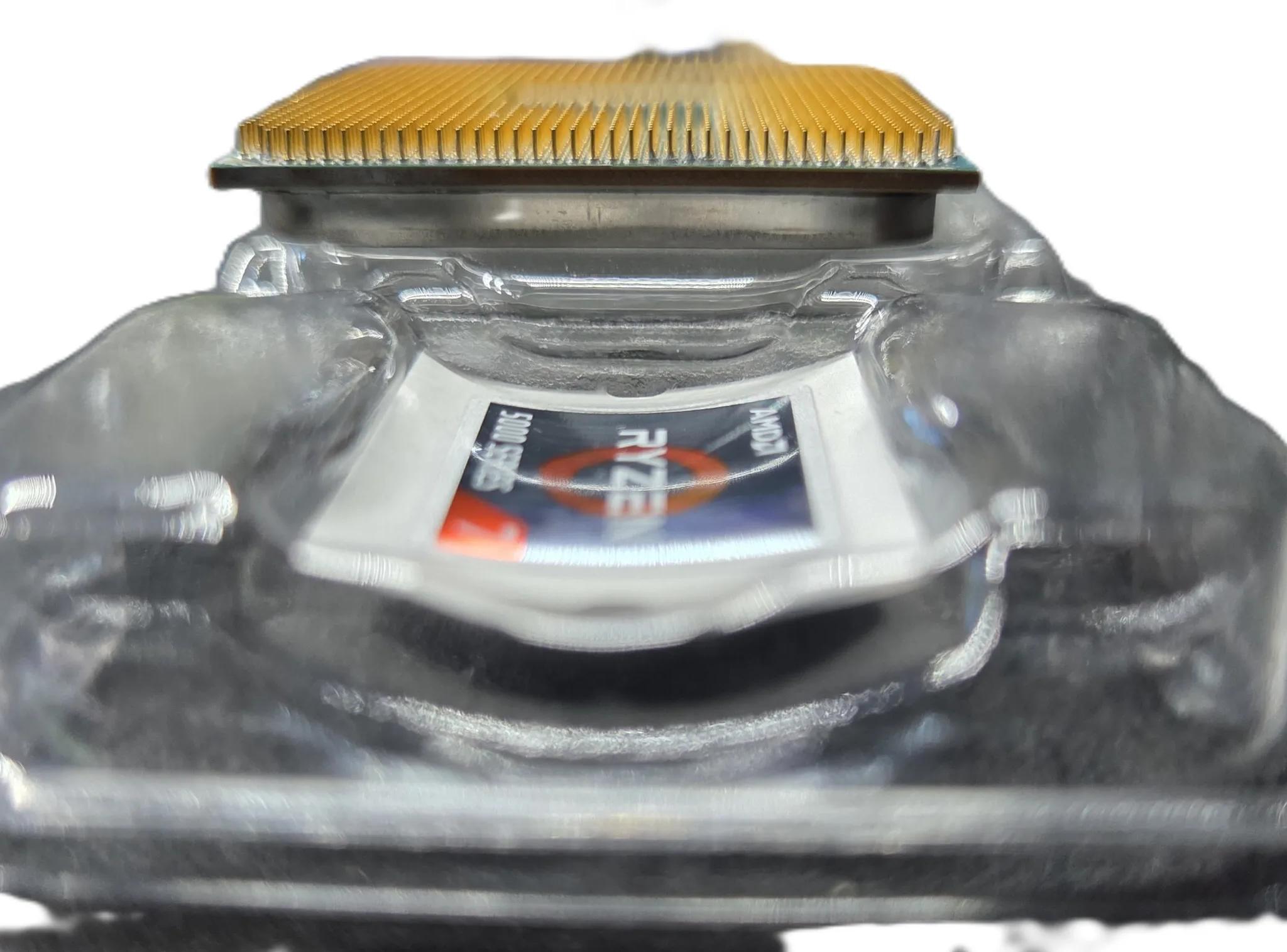 AMD Ryzen 7 2700X with Forza DDR4 2X8GB (16GB) RAM