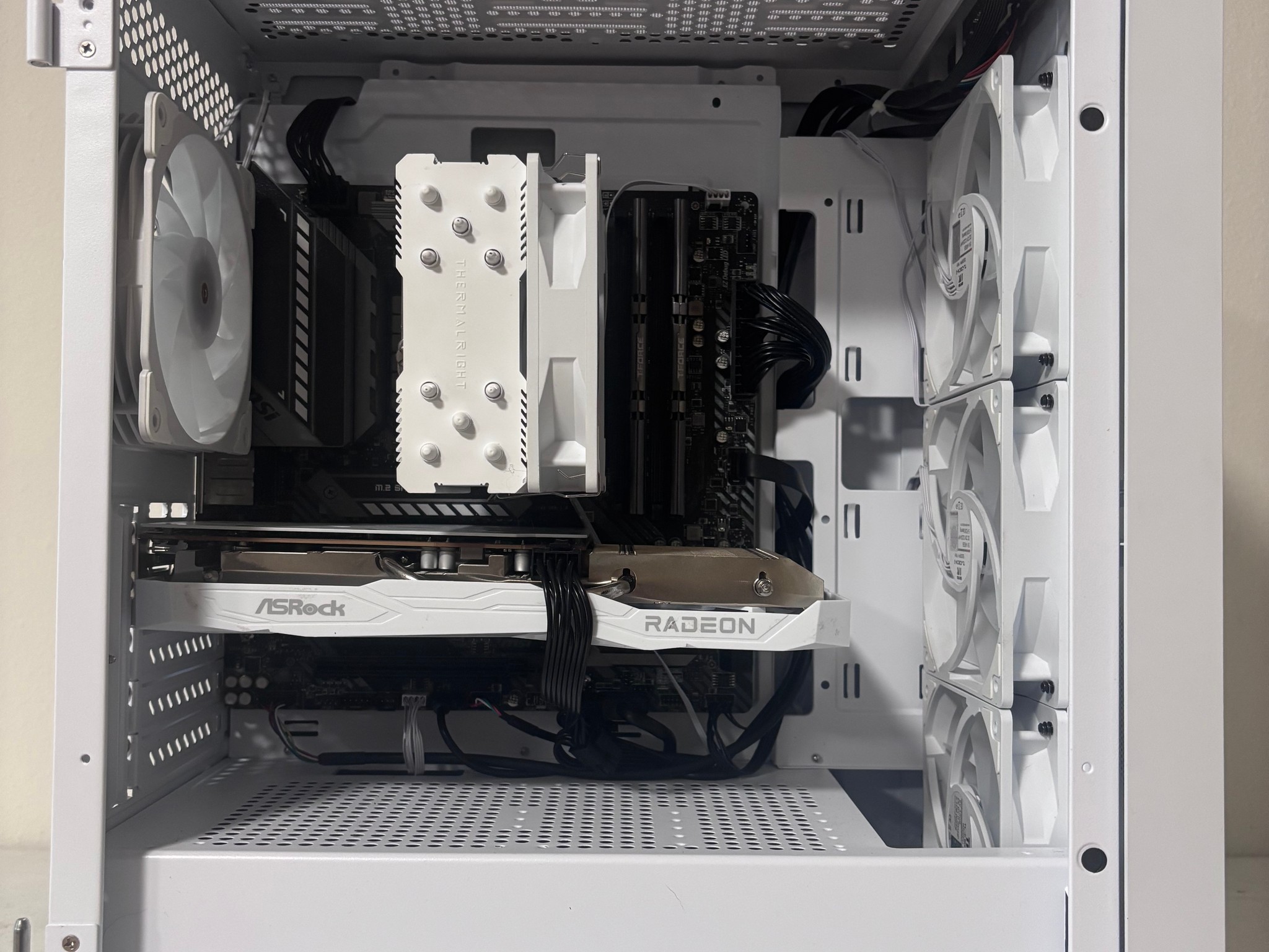 🤍Perfect for 1080p gaming has Intel i3 10th gen and rx 6600! All White ARGB🤍