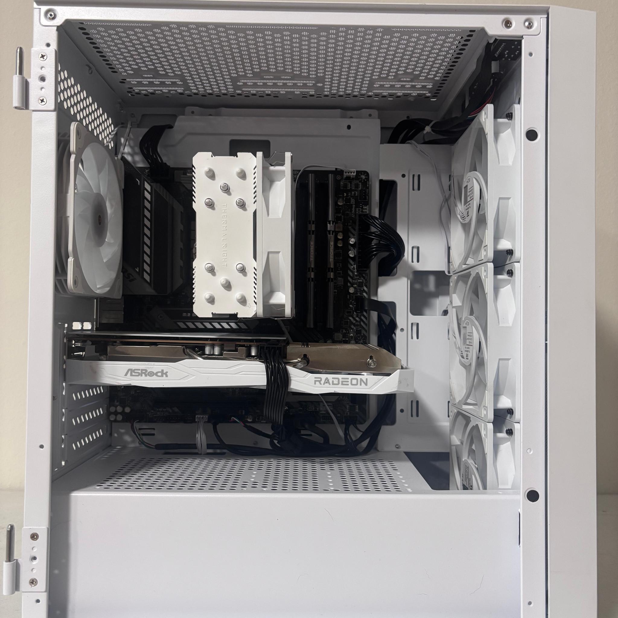 🤍Perfect for 1080p gaming has Intel i3 10th gen and rx 6600! All White ARGB🤍