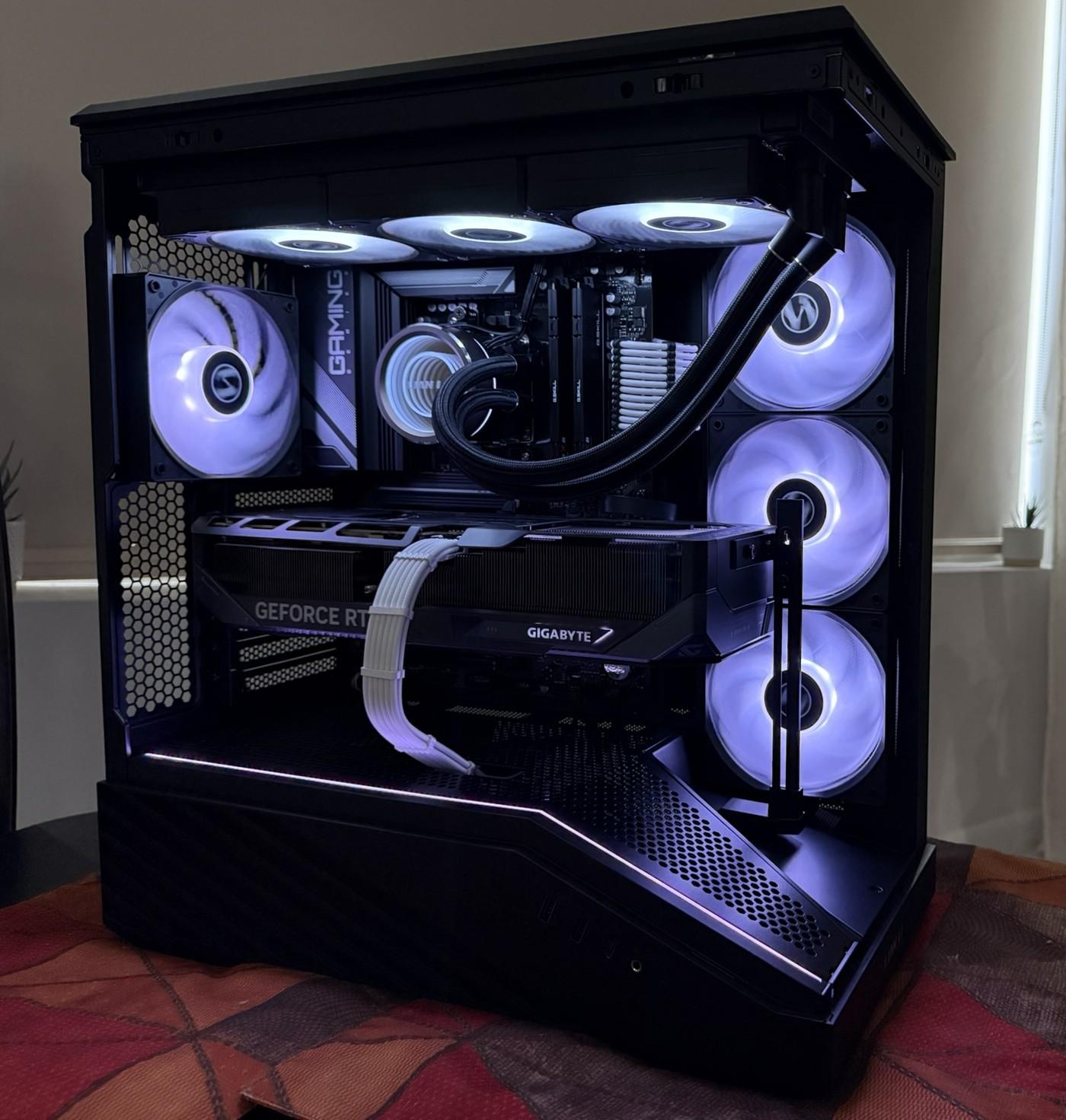 GeForce RTX 5070 Ti Lian Li Gaming PC - Ryzen 5 7600X3D, 32GB RAM, 1TB NVMe SSD