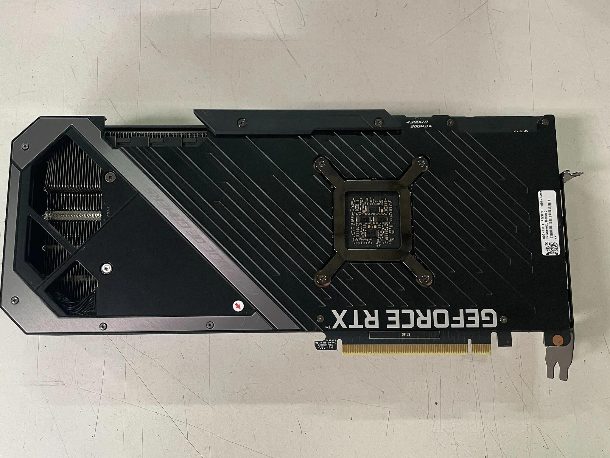 ASUS STRIX 3070 TI (NO DISPLAY - FANS SPIN)