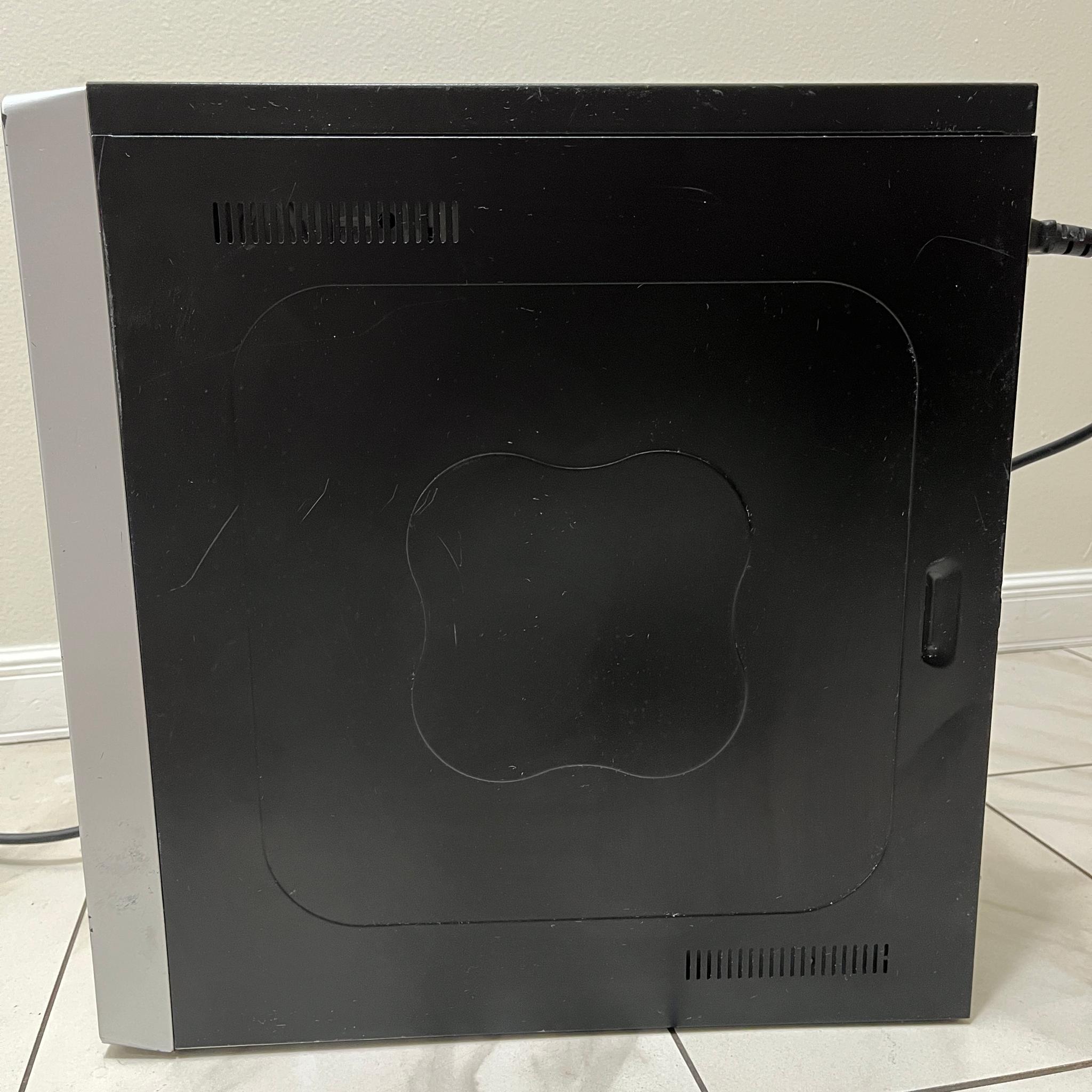 NVIDIA RTX 2060S,AMD Ryzen 5 3600,16GB RAM, 1.6TB Storage,Gaming PC w/ Wi-Fi & BT(Minor Case Damage)