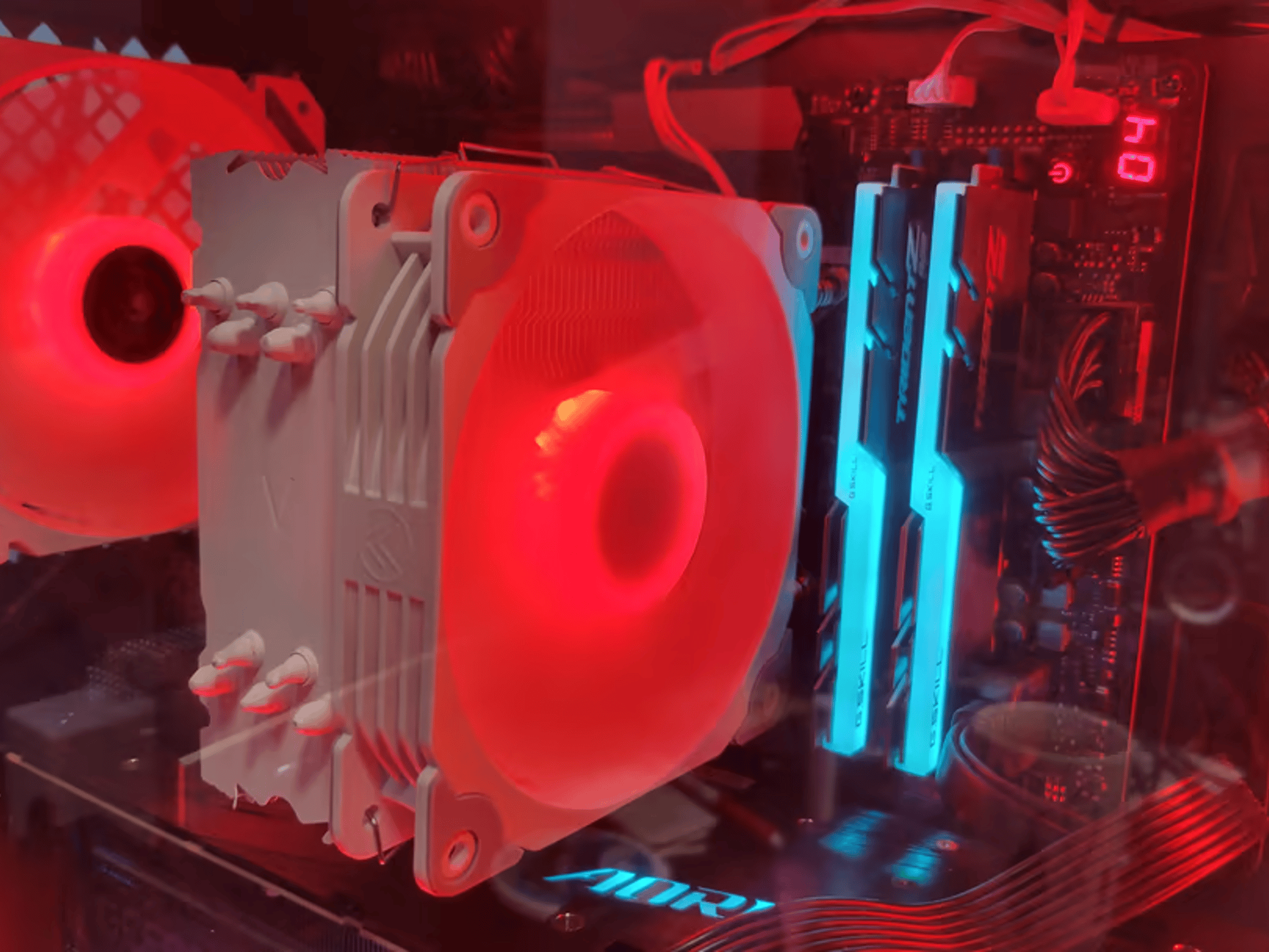Gently USED Vetroo V5 CPU Cooler- White. Includes ALL Parts & Accessories