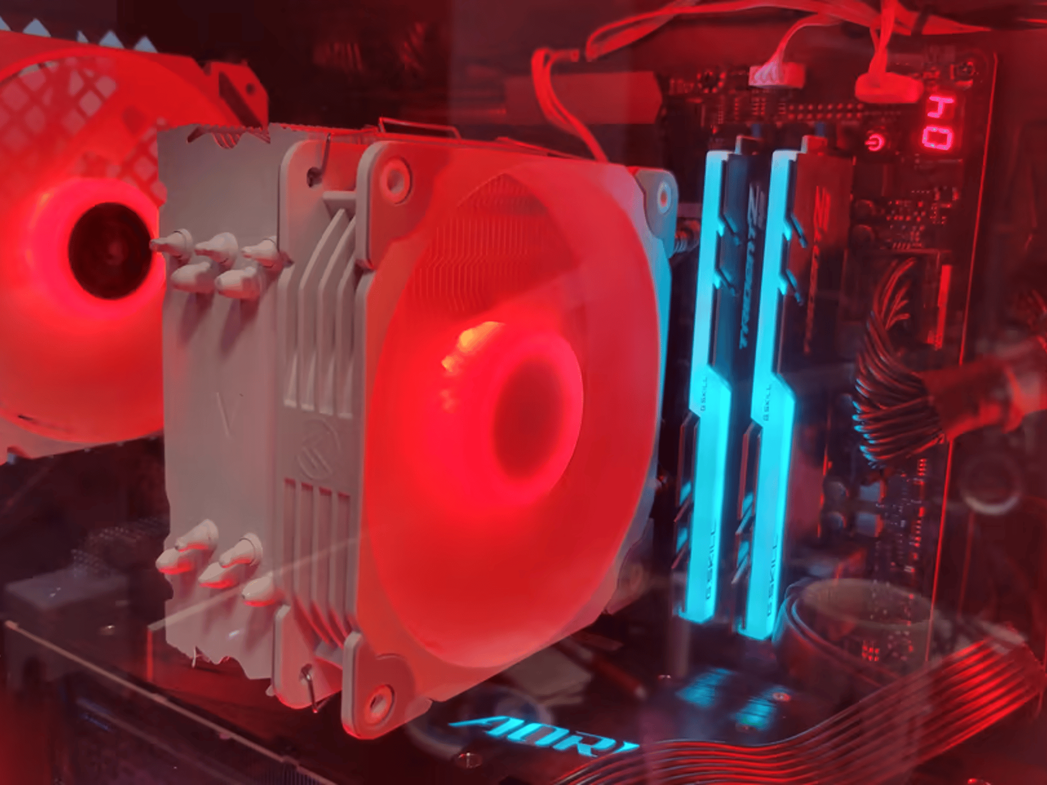 Gently USED Vetroo V5 CPU Cooler- White. Includes ALL Parts & Accessories