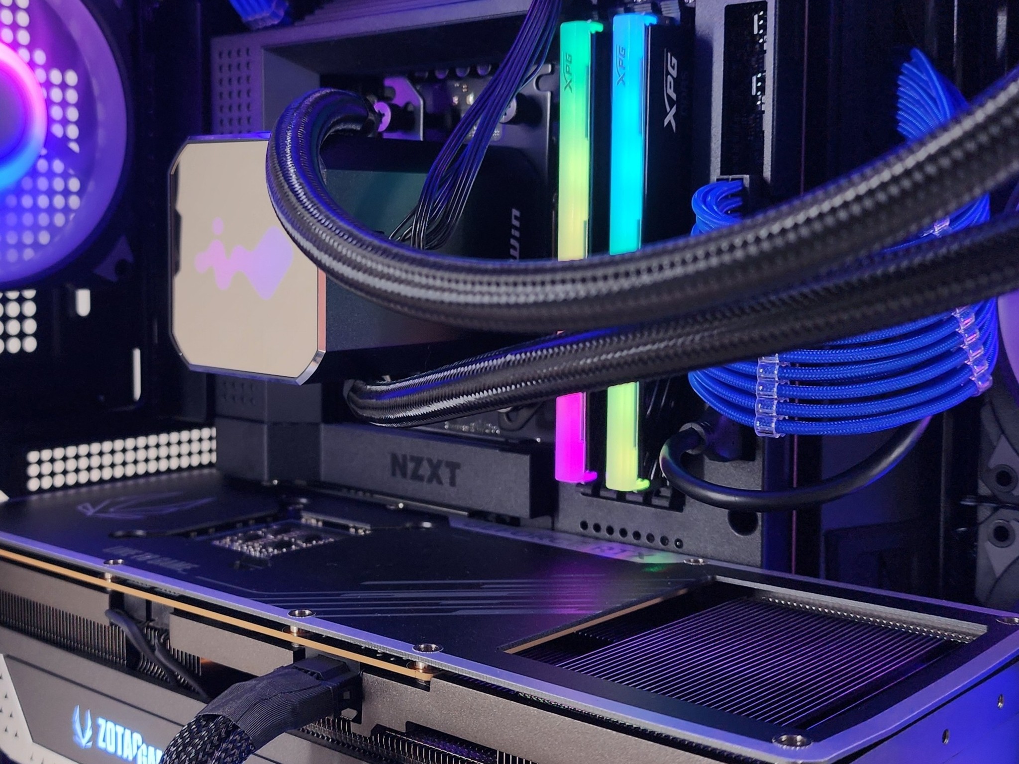 Gaming PC Ryzen 7 9700X 32GB RAM 2TB SSD RTX 4070 Ti SUPER 16GB Win11 Computer