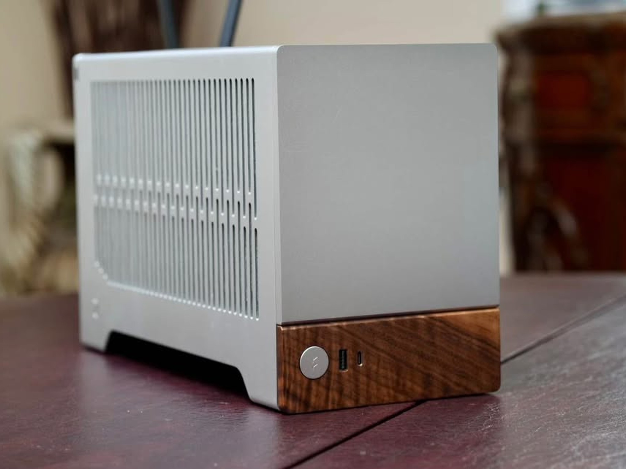 Premium Gaming PC: Fractal Terra, RTX 4080 FE, Ryzen 7900x3D, 32GB DDR5, 2TB nvMe, 850W, b650 ITX