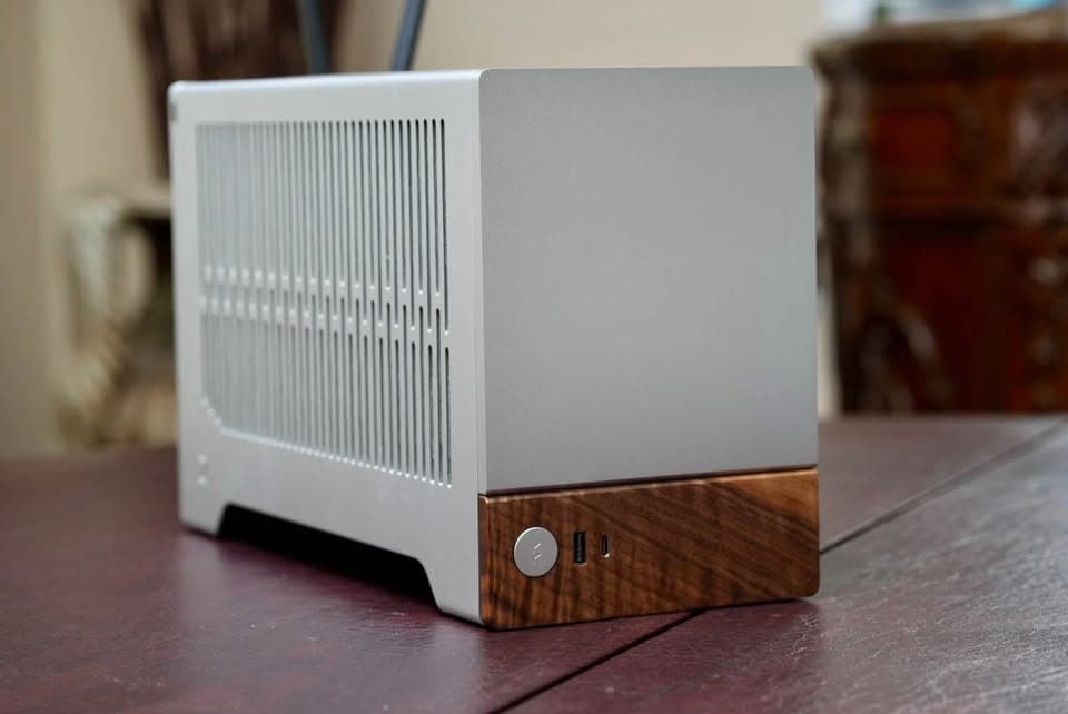 Premium Gaming PC: Fractal Terra, RTX 4080 FE, Ryzen 7900x3D, 32GB DDR5, 2TB nvMe, 850W, b650 ITX