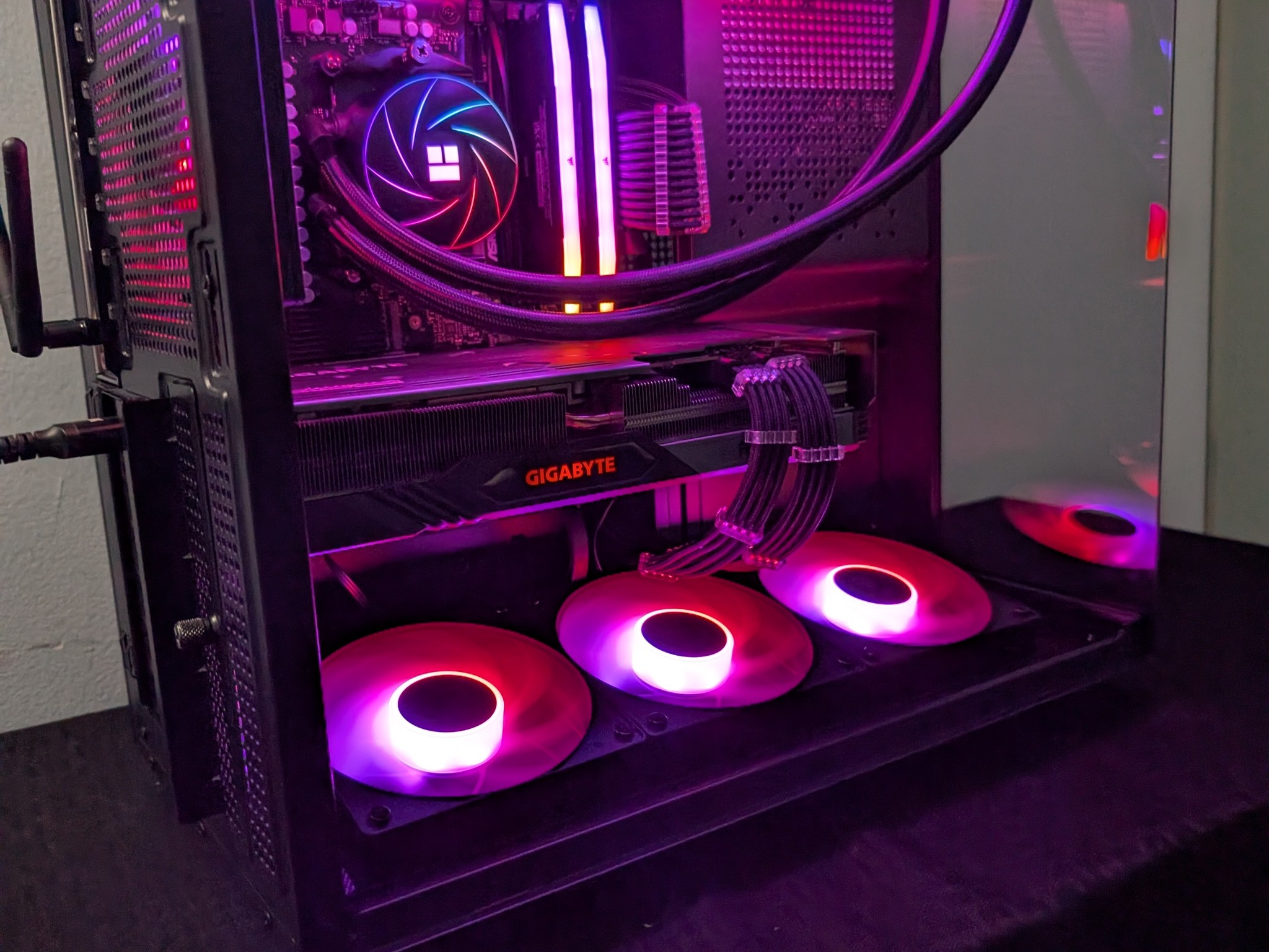 Ryzen 5 7500x3d-RX 7800 XT 16GBvram-32GB DDR5 6000-1 TB NVME Gaming PC