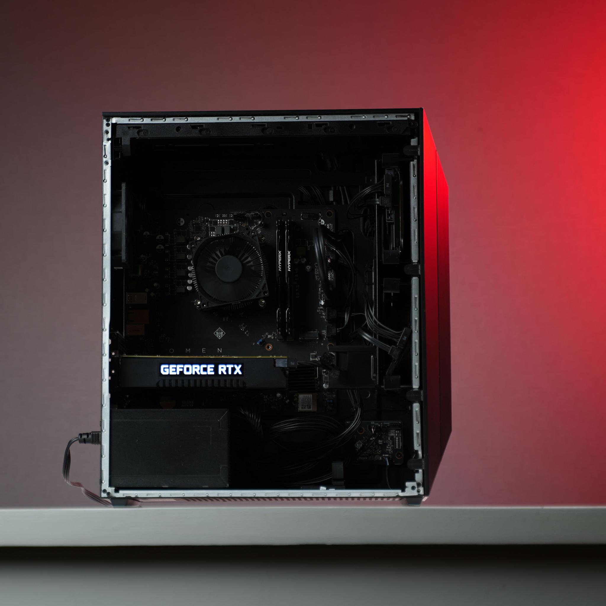 \ LF-00 / RTX 2060 Super Ryzen 7 3700X 16GB 1.3TB Windows 11 Gaming PC Powerhouse
