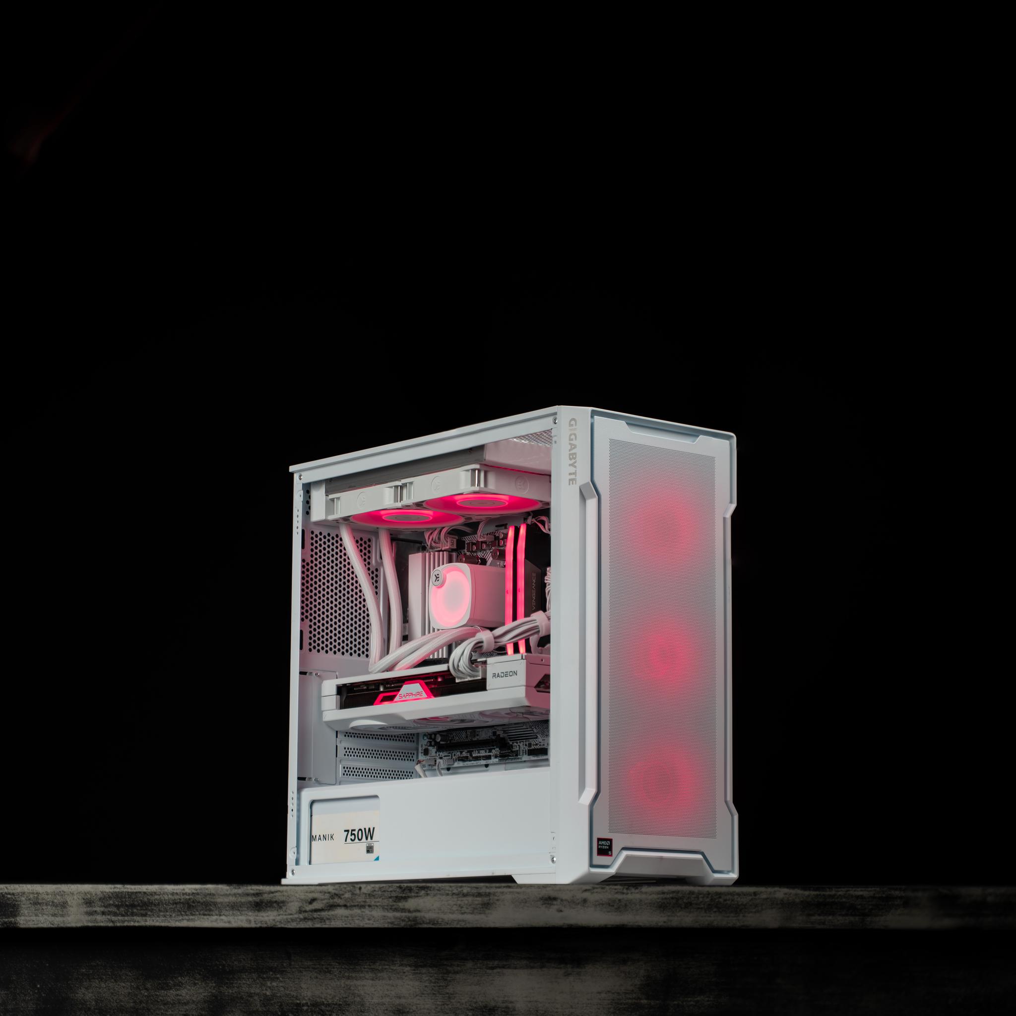 \ WF-52 / RX 7700 XT Ryzen 5 9600X 2.5TB 32GB DDR5 Windows 11 Gaming PC