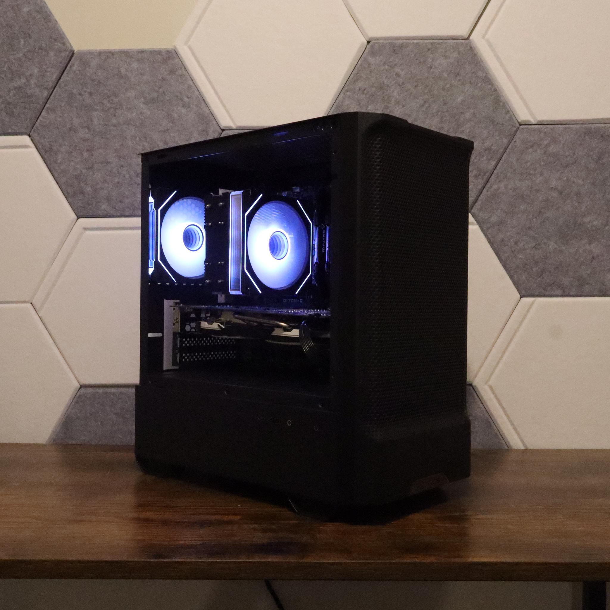 Gaming PC | RX 580 8gb | i7 7700 | 16gb DDR4 Ram | 850 gb storage | windows 11 & wifi