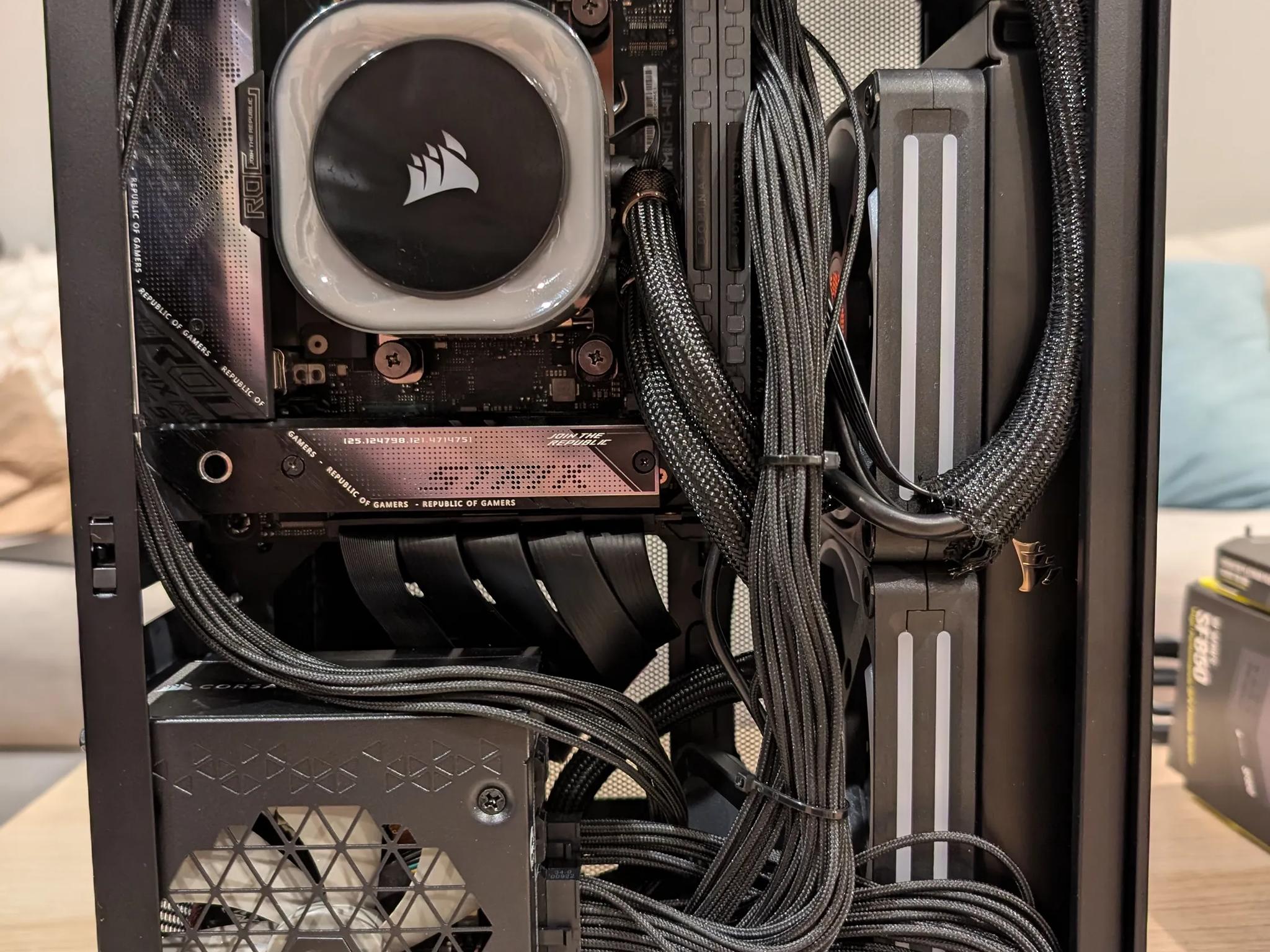 Mini-ITX SFF Ryzen 9 7950X, 64GB RAM 6000MHz , 850watt SFF PSU