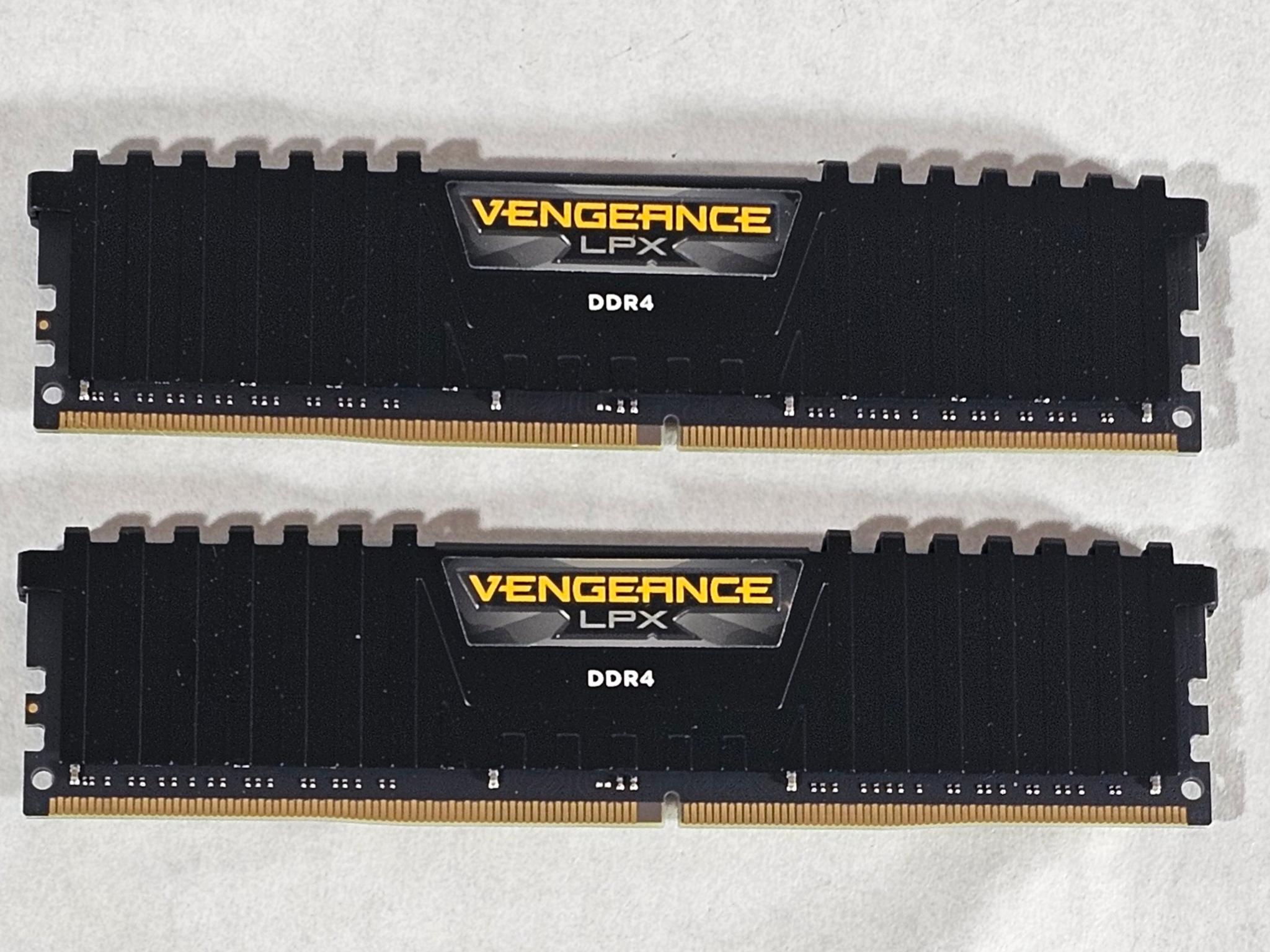32GB DDR4 (2x16GB) CL16 3200MHz Corsair Vengeance LPX