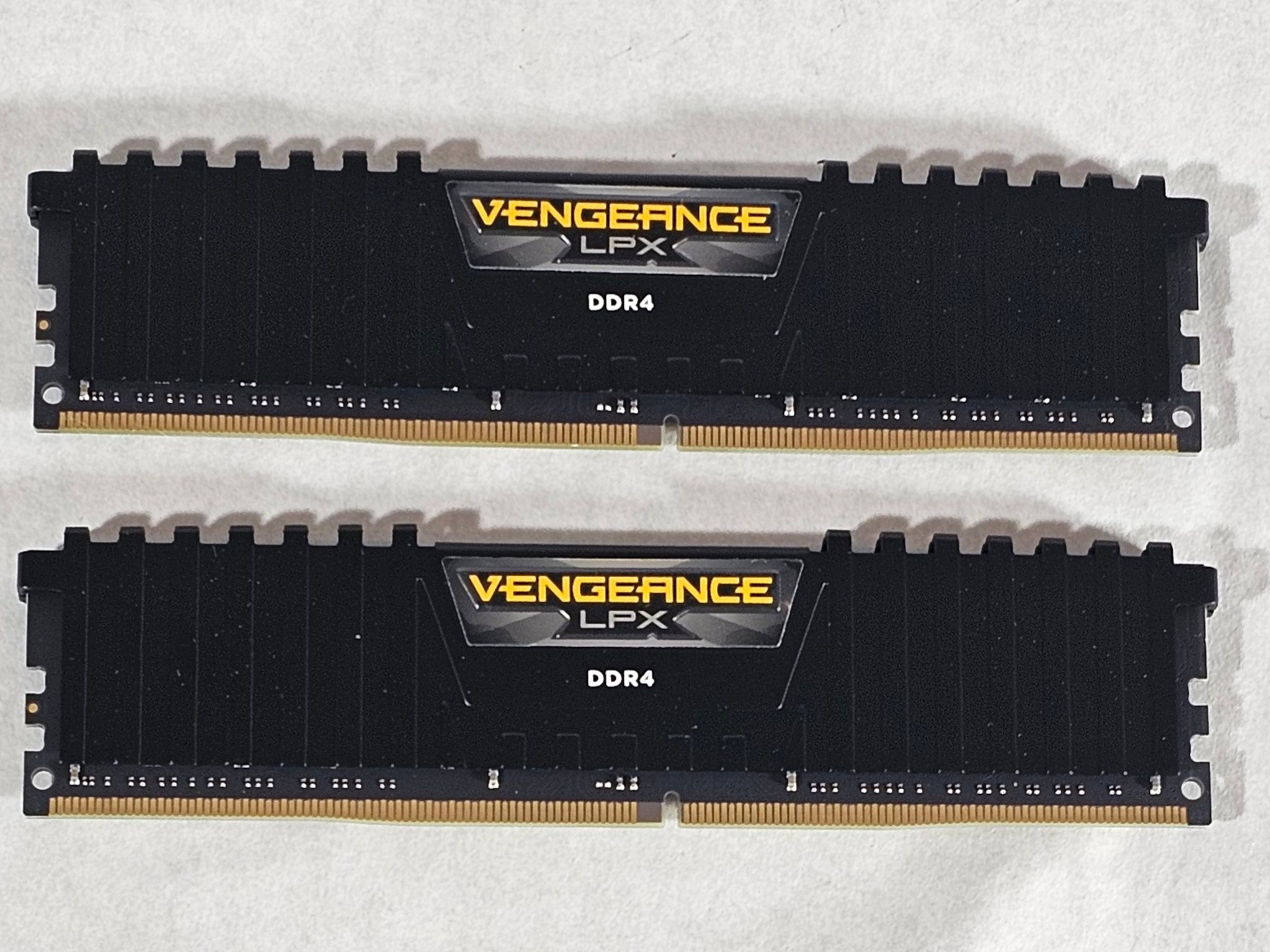 32GB DDR4 (2x16GB) CL16 3200MHz Corsair Vengeance LPX