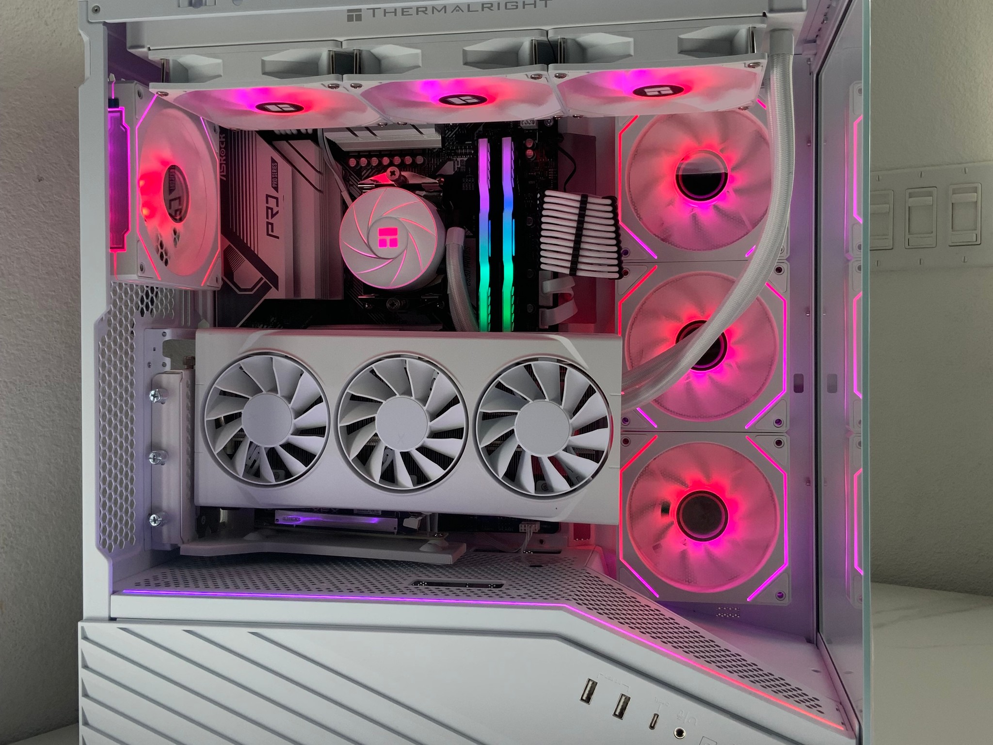 ❄️ ❄️ Gaming PC | Ryzen 7 7700X | RX 9060 XT | 32GB DDR5 | 1TB SSD | AM5 | White Snow Build ❄️ ❄️