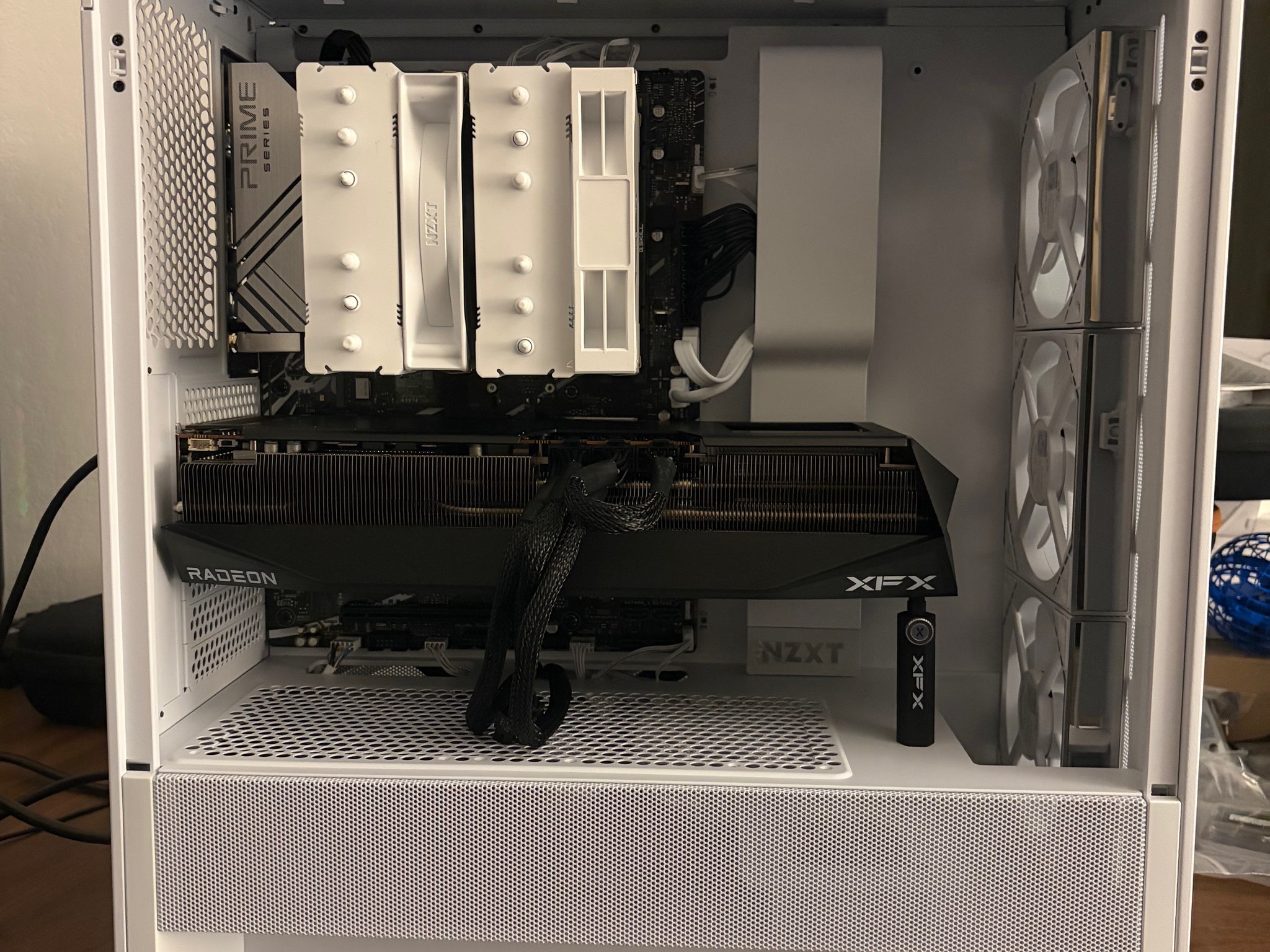 Custom Gaming PC: 12900kf, RX 9070 XT, 32GB DDR5