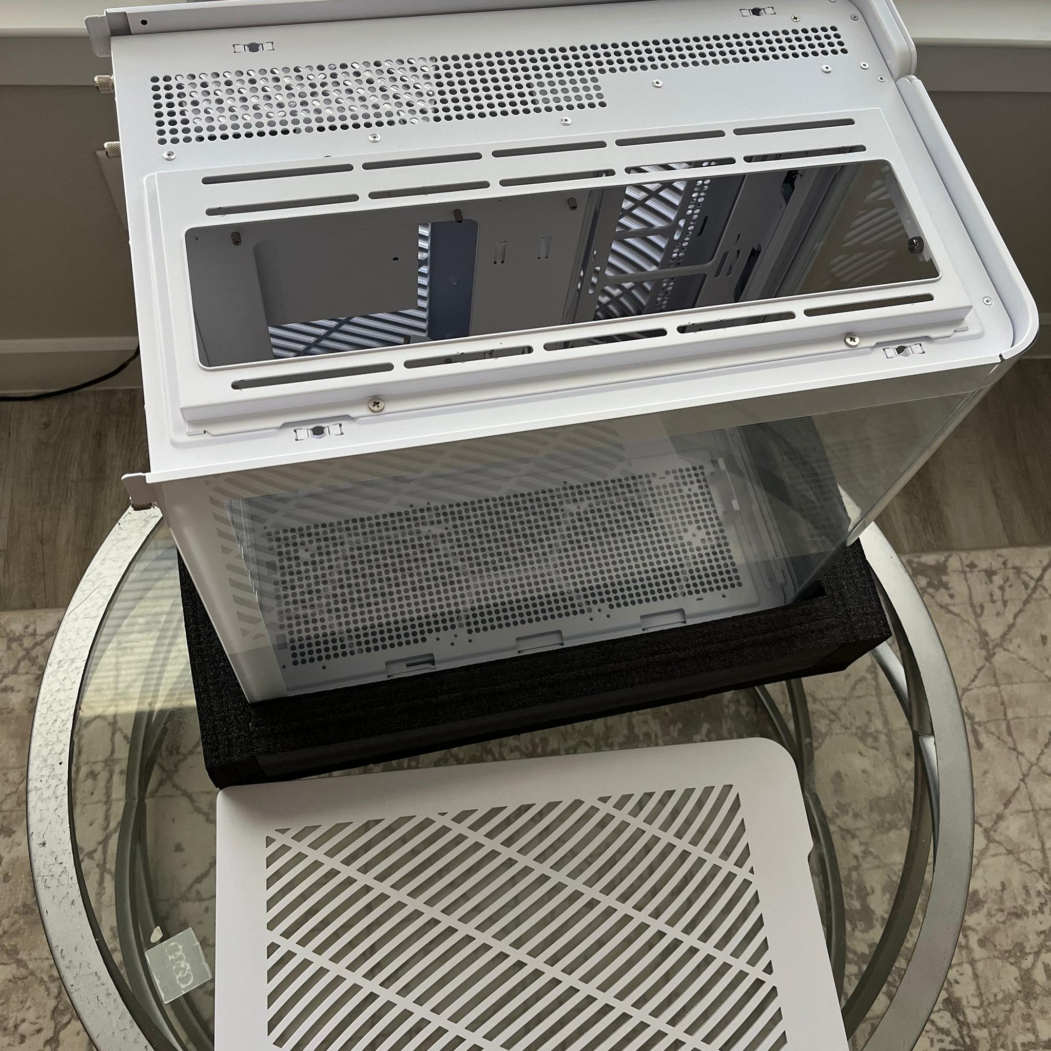 **SUMMER SALE** MONTECH KING 95 DUAL-CHAMBER ATX MID-TOWER PC CASE (WHITE) GREAT CONDITION