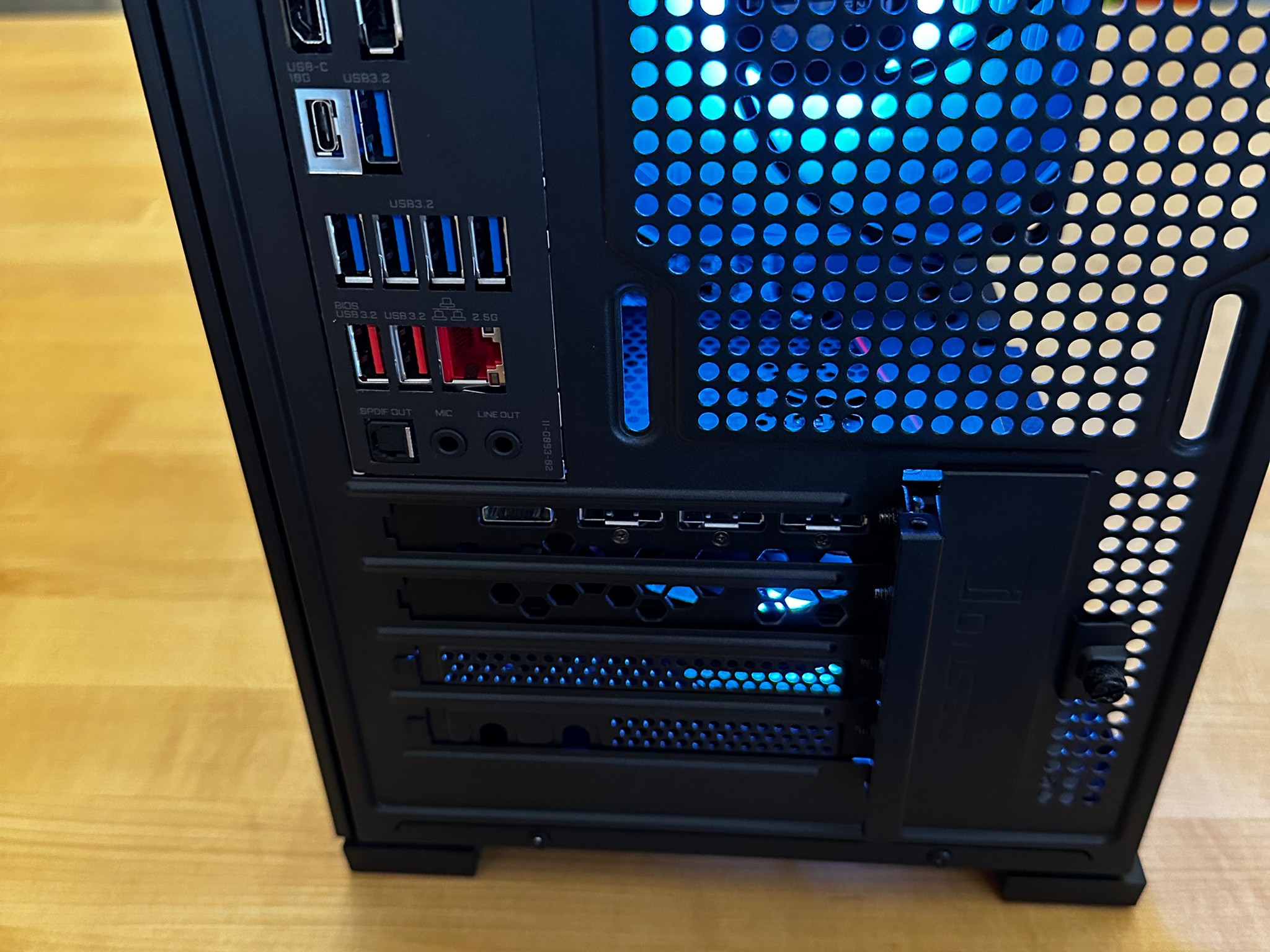 🎃😷| EVGA RTX 3090 FTW3 Ultra 24gb, AM5 7600x, 32gb DDR5, 2tb Gen 4.0 NVMe, Gaming and Streaming PC