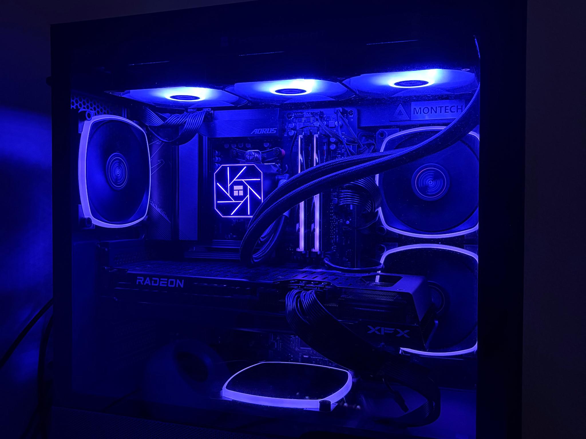 Gaming PC - AMD Ryzen 7 7700X | RX 7900 GRE 16GB | 32GB DDR5 | 1TB NVMe SSD