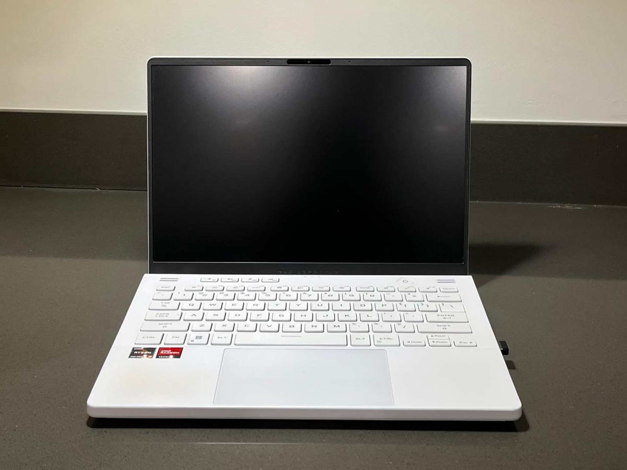 ASUS ROG Zephyrus G14, AMD Ryzen 9 6900HS, AMD Radeon RX 6700S, 16GB 4800MT/s DDR5, 1TB SSD