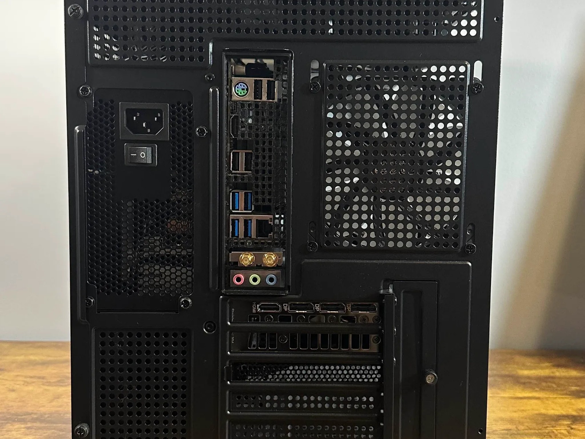 RTX 5060Ti 8GB | Intel i5 13600KF | 32GB DDR4 | 1TB SSD+2TB HDD | Win11 | WIFI+BT | Custom Gaming PC