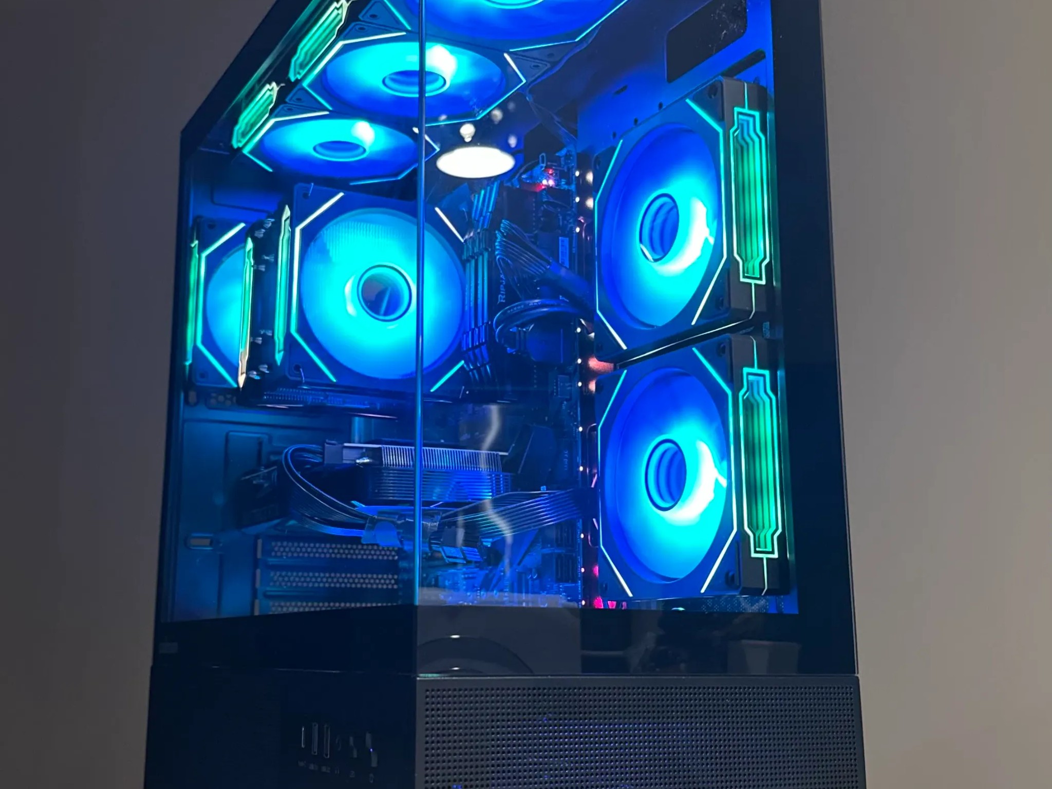 Powerful Gaming PC - Intel Core i7-9700K | ASUS NVIDIA RTX 3060 Ti | 32GB Ram | 1TB SSD | Win11