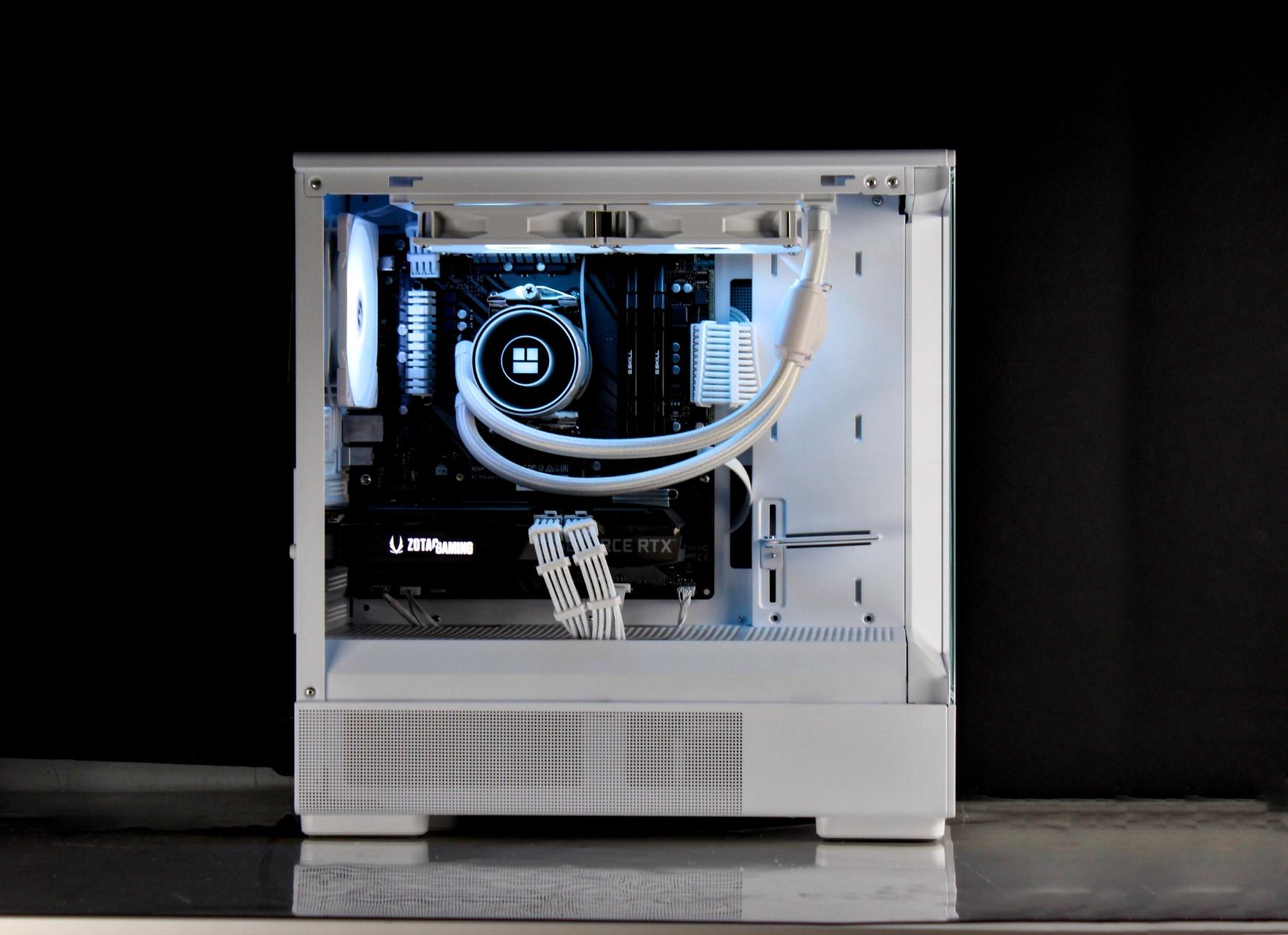 White Gaming PC – RTX 3070, Ryzen 7 3700X, 32GB, 1TB SSD - RGB, WiFi, BlueTooth