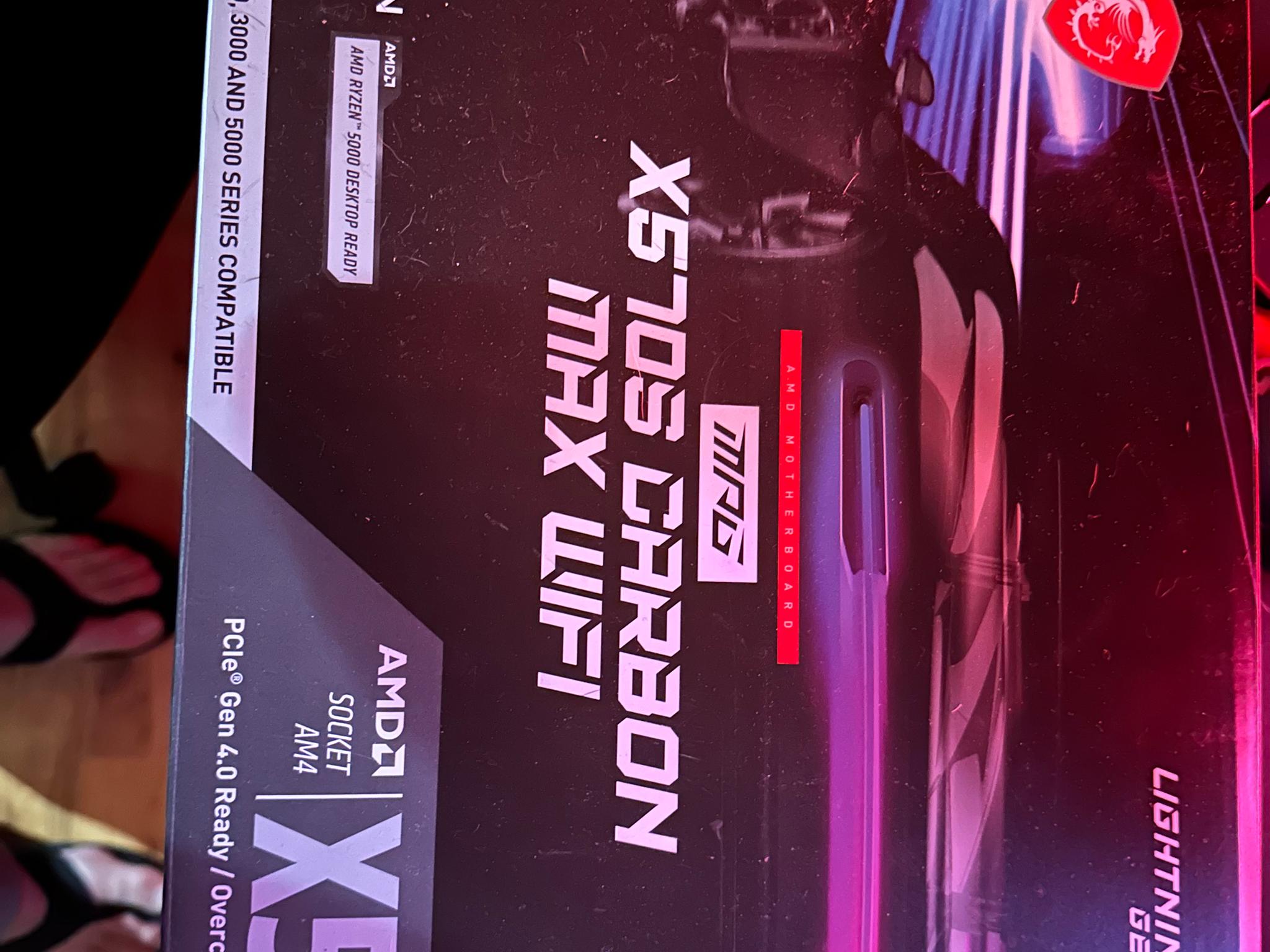 Black MSI X570s Carbon Wifi