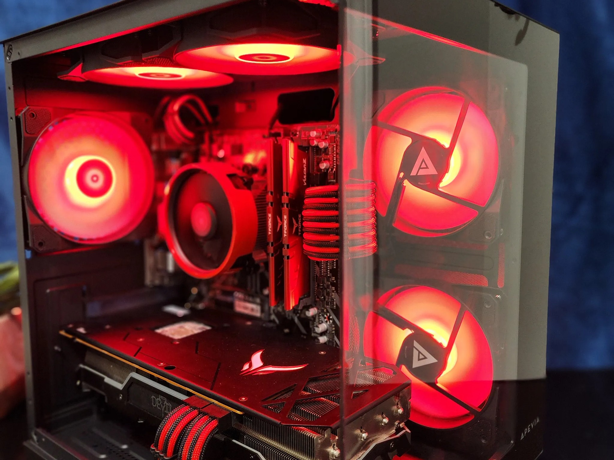 Red Devil 1080p | Ryzen 5 3600 | RX 5700 XT | 1 TB NVME Black and Red Custom