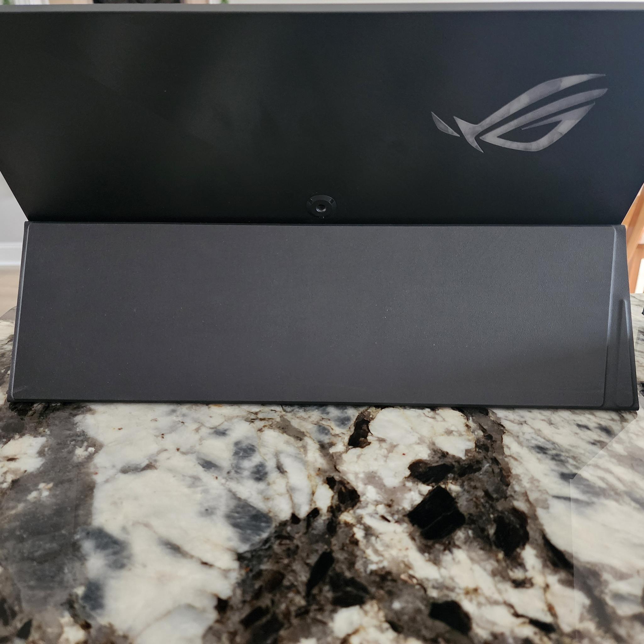 ASUS ROG STRIX XG17AHP