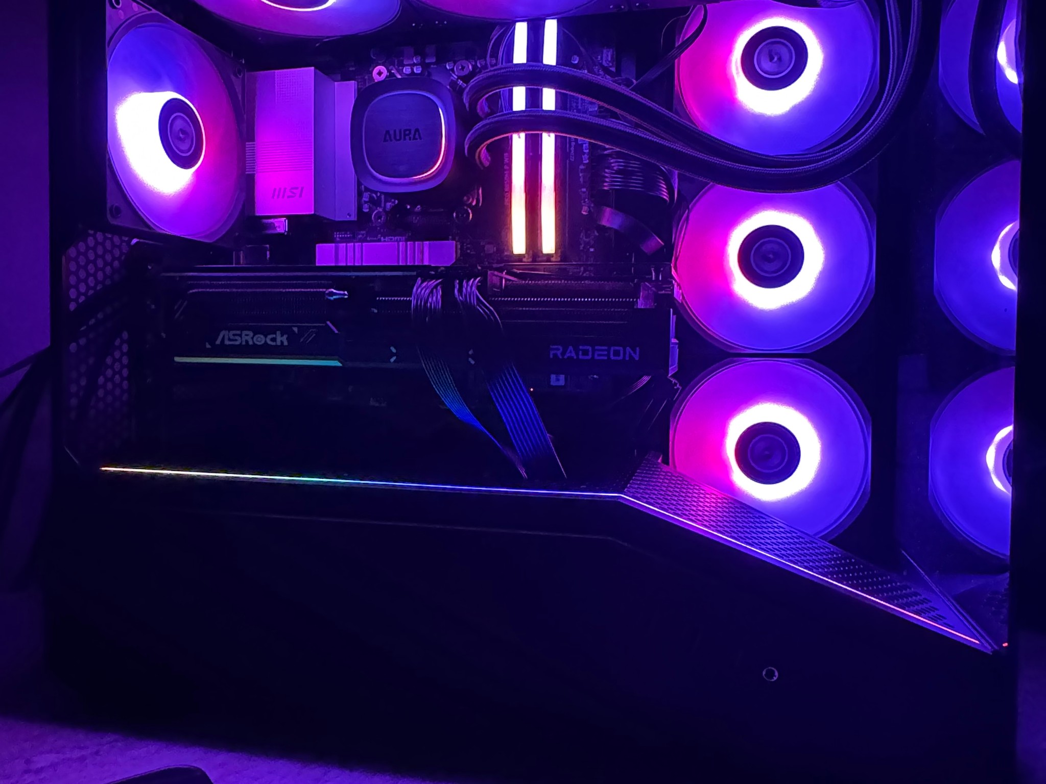 High-End Gaming PC – Ryzen 7 9800X3D | RX 9070 XT 16GB | 32GB DDR5 | 2TB Gen4 NVMe